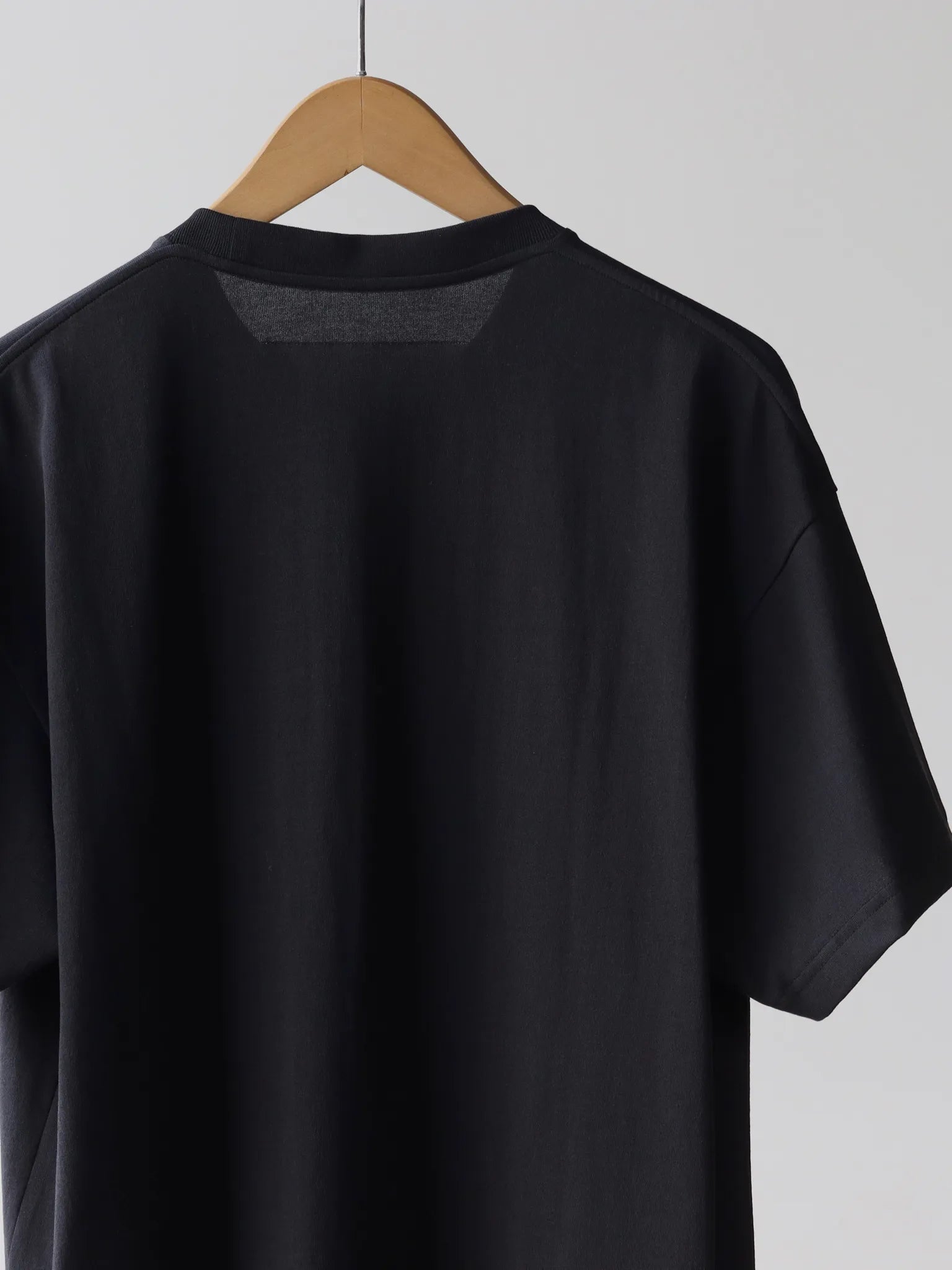 nonnotte-new-standard-t-shirt-caviar-5