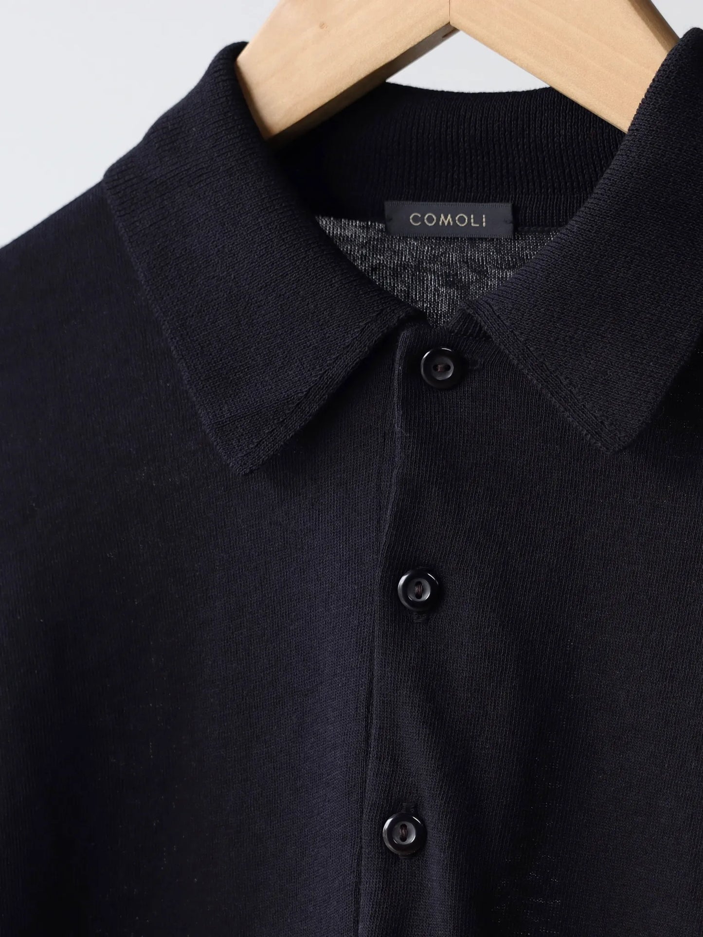 comoli-コットン-ニットポロ-black-3