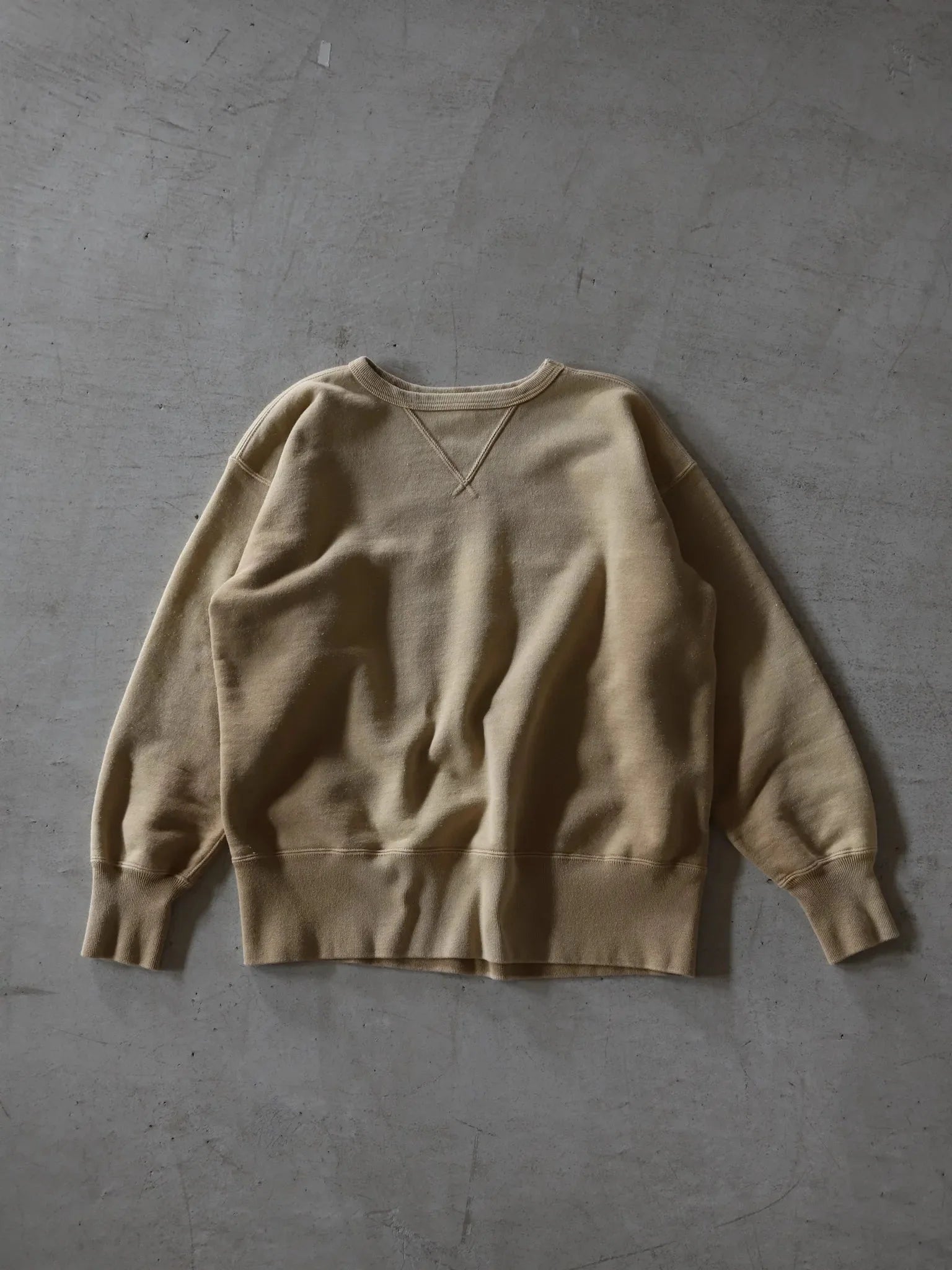 t-t-sweat-shirt-bleached-camel-1