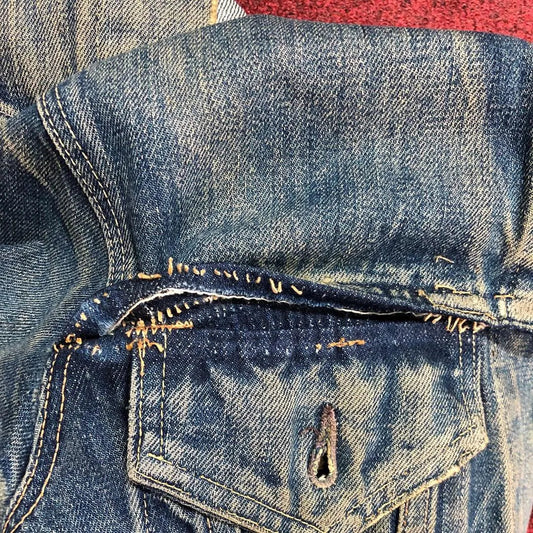 "服ヲ掘ル"
