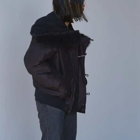 COMOLI 弩級のヘビーアウター