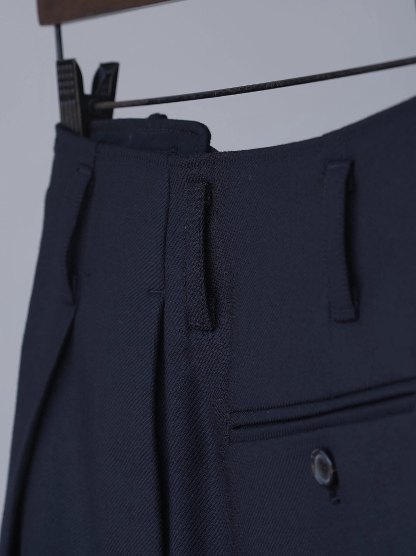 山内 | ヘビーウールツイル・サイドシームレスパンツ dark navy