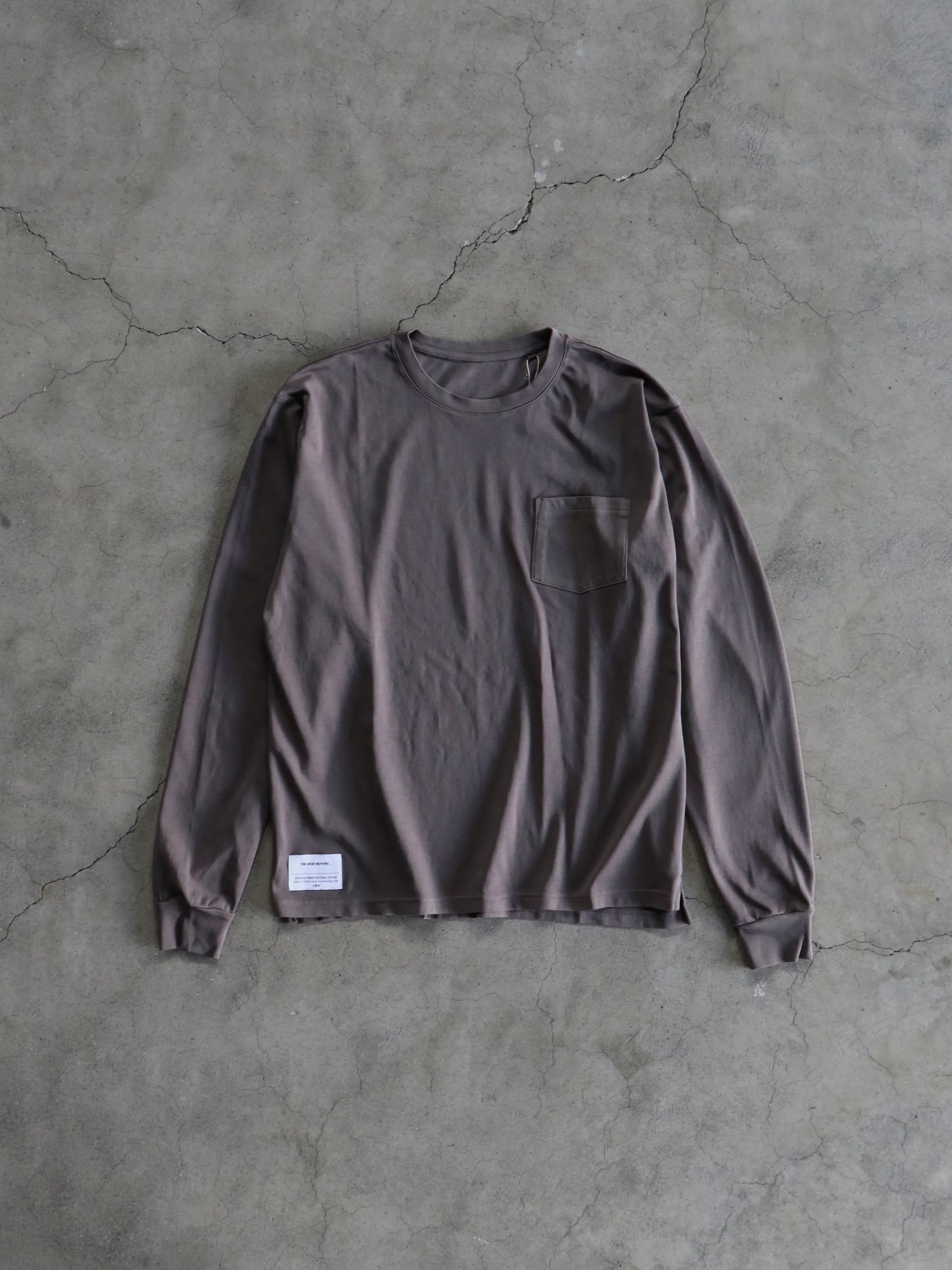 the-inoue-brothers-garment-dye-pocket-l-s-t-shirt-ash-brown-1