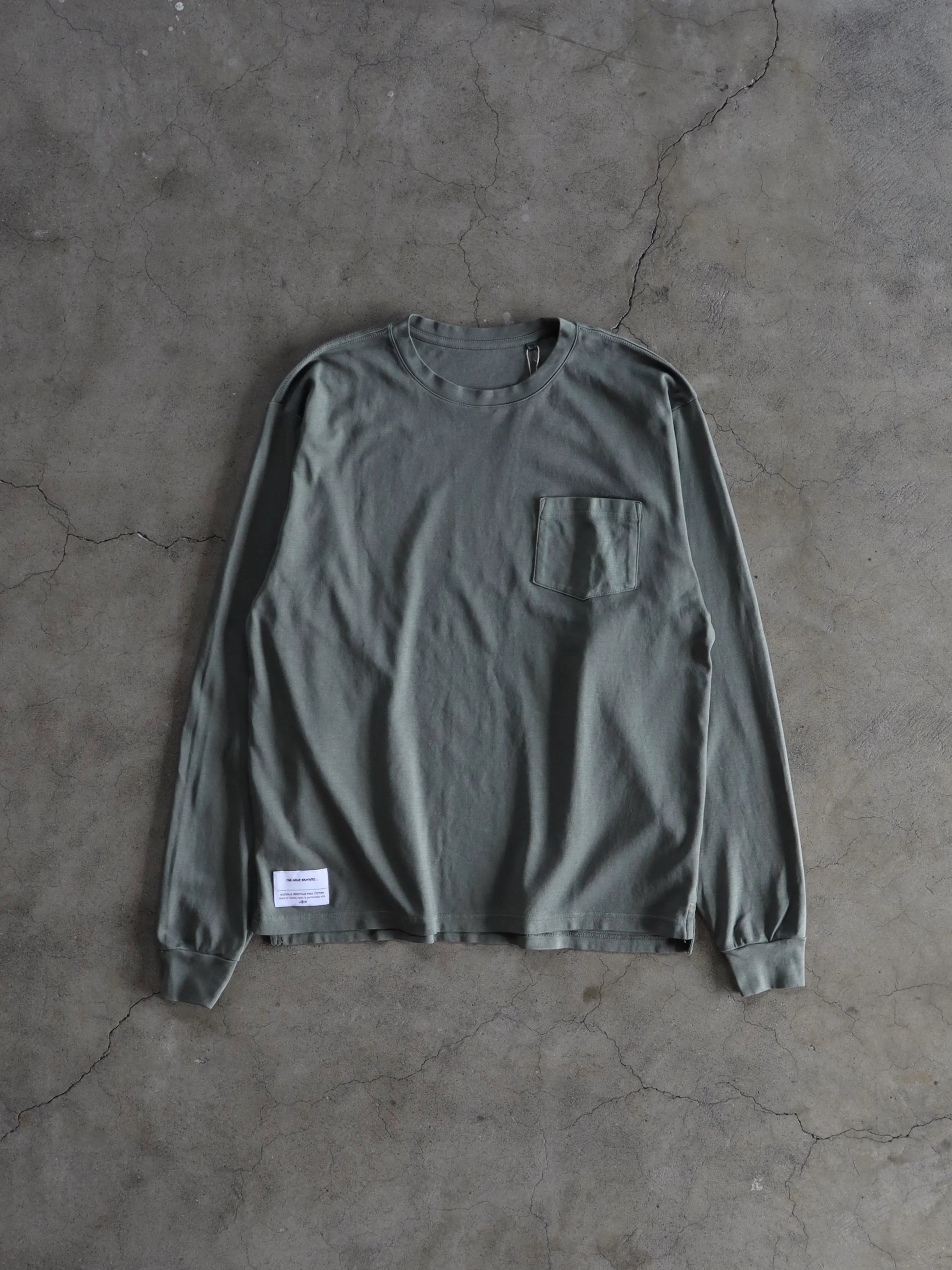 the-inoue-brothers-garment-dye-pocket-l-s-t-shirt-ash-green-1