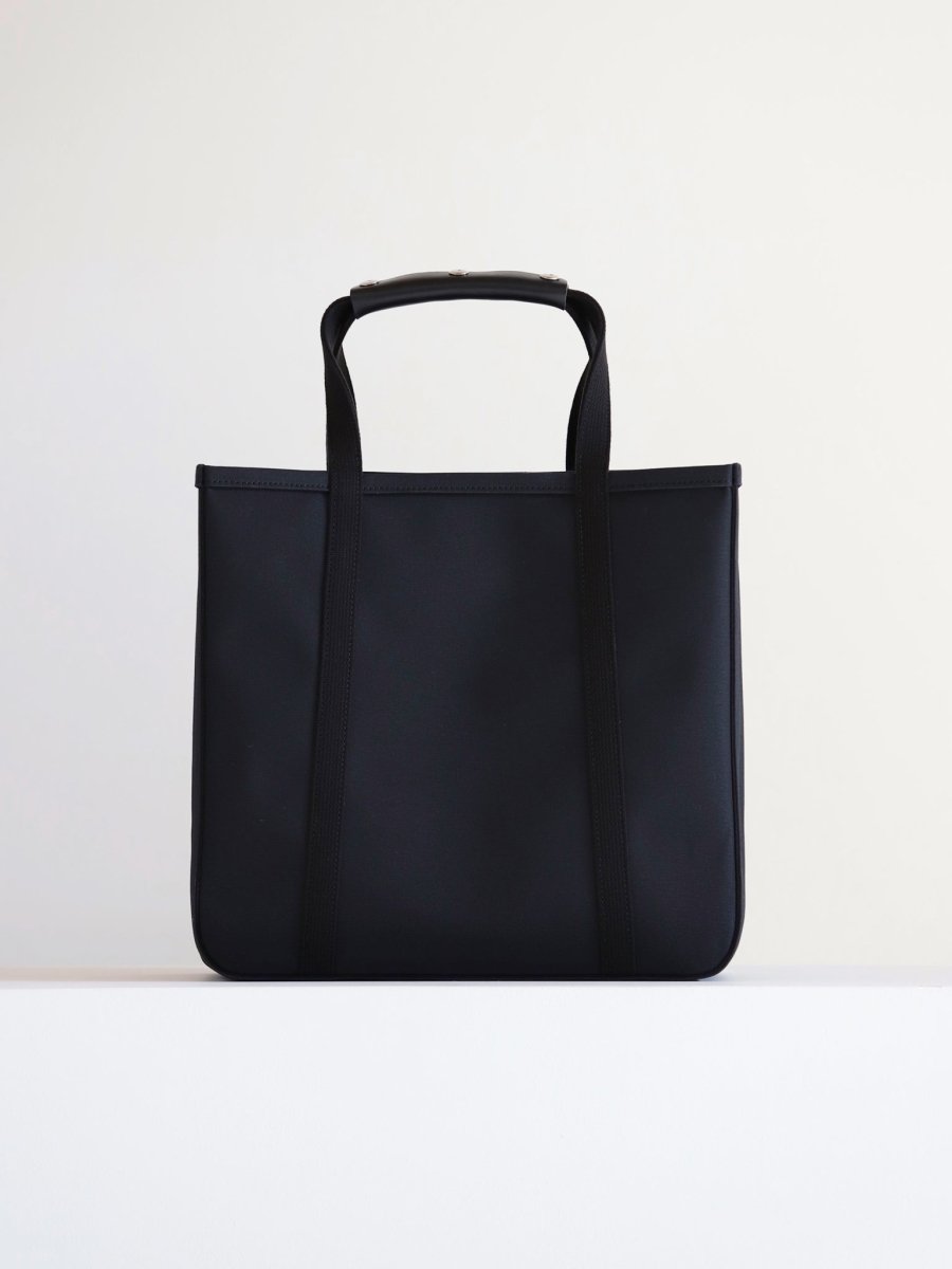 chacoli-frame-tote-01-black-3