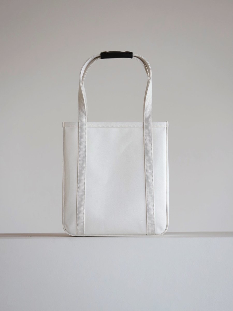 chacoli-frame-tote-04-white-3