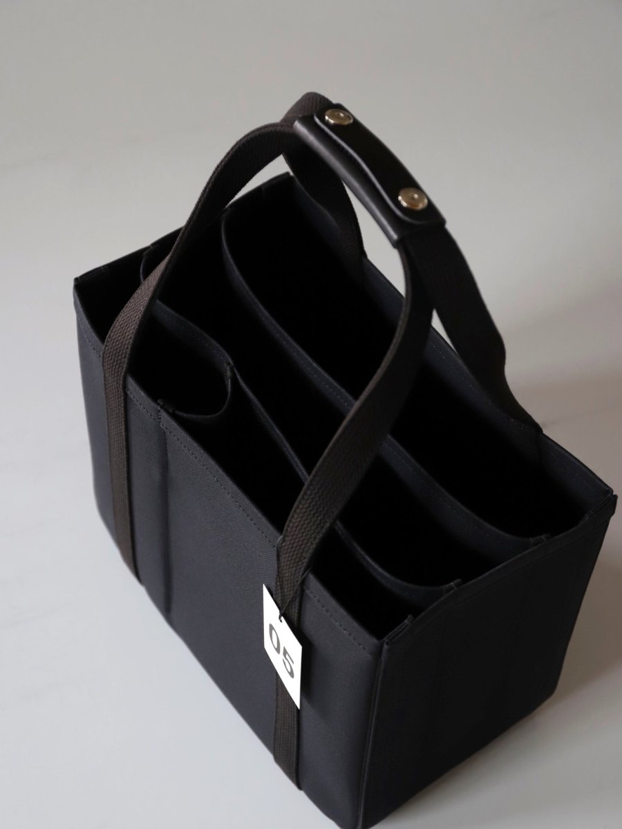 chacoli-frame-tote-05-black-3