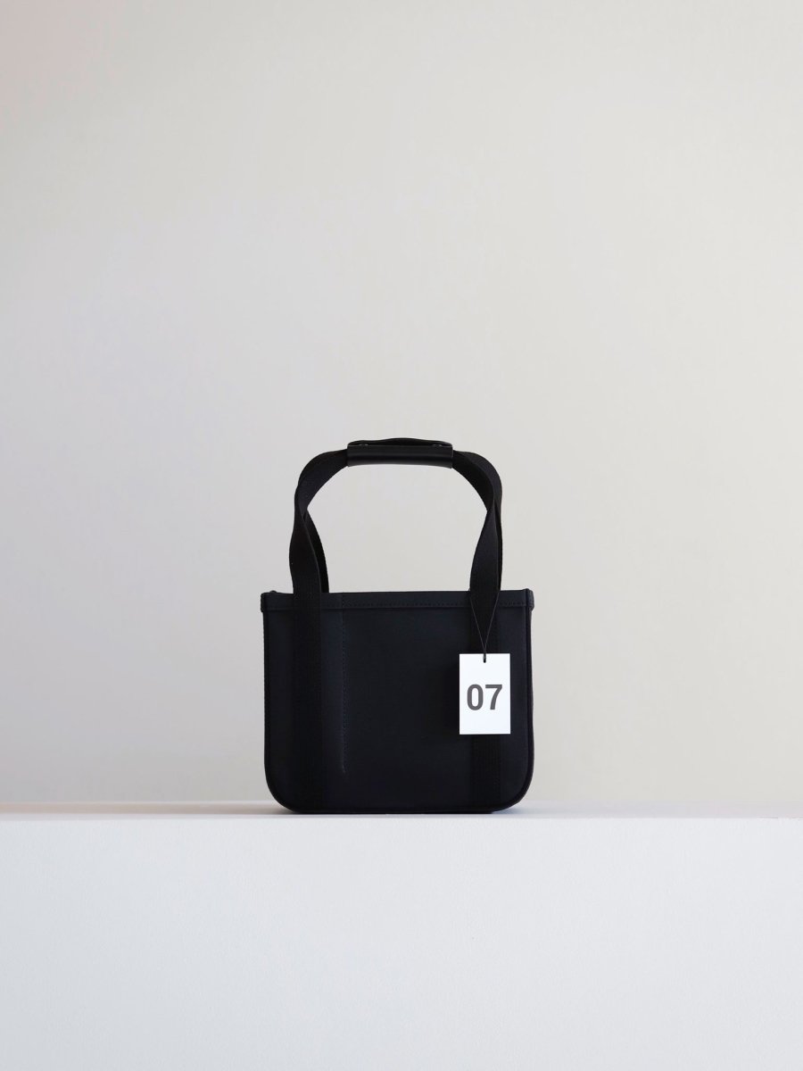 chacoli-frame-tote-07-black-1