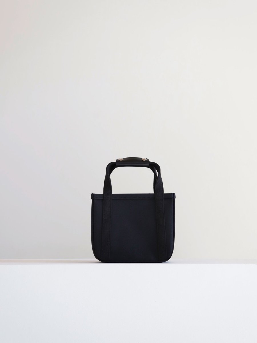 chacoli-frame-tote-08-black-3