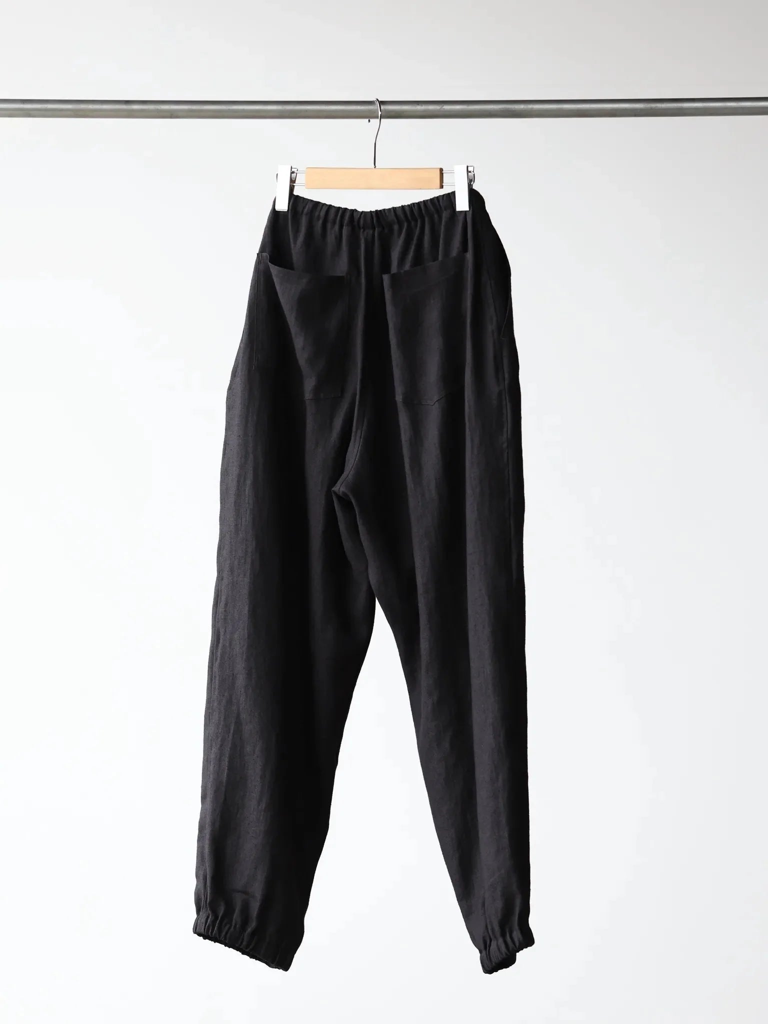 comoli-canapa-drawstring-pants-black-2