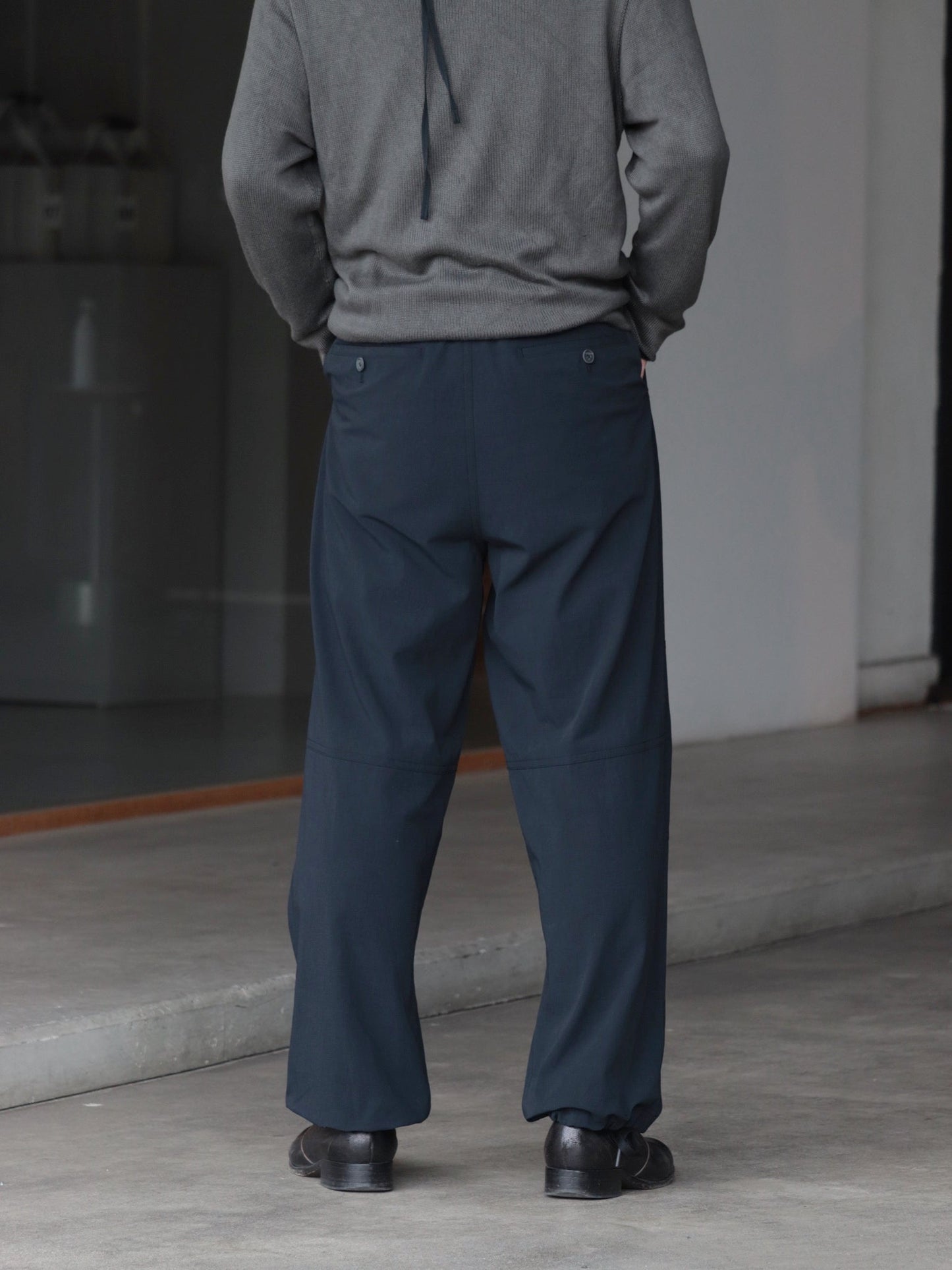 yamauchi-cotton-broad-cargo-pants-navy-2