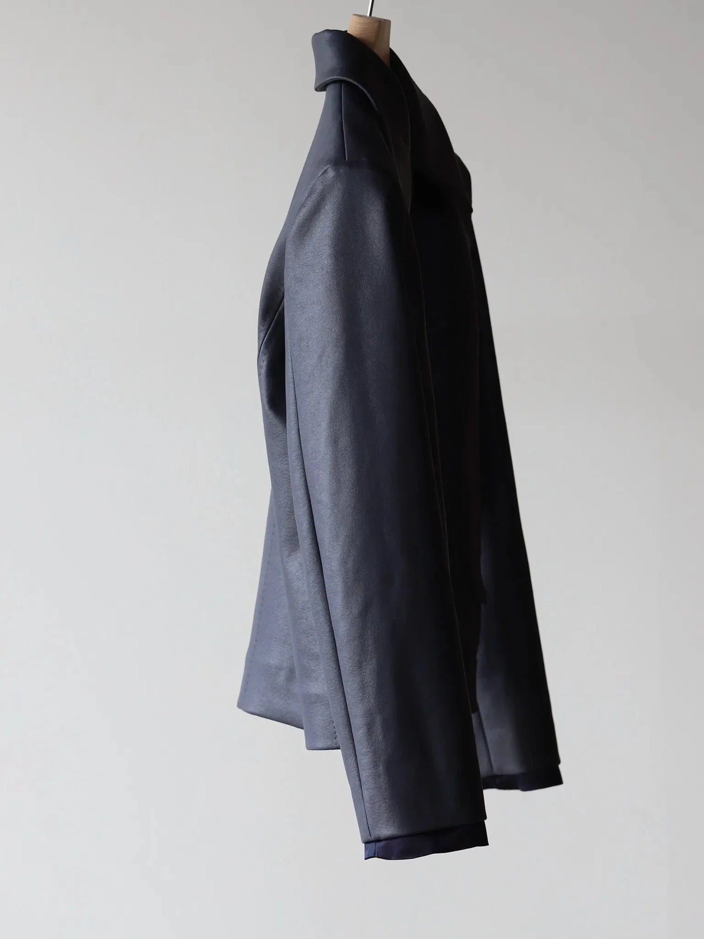 nobuyuki-matsui-cut-out-pocket-zip-up-blouson-navy-5