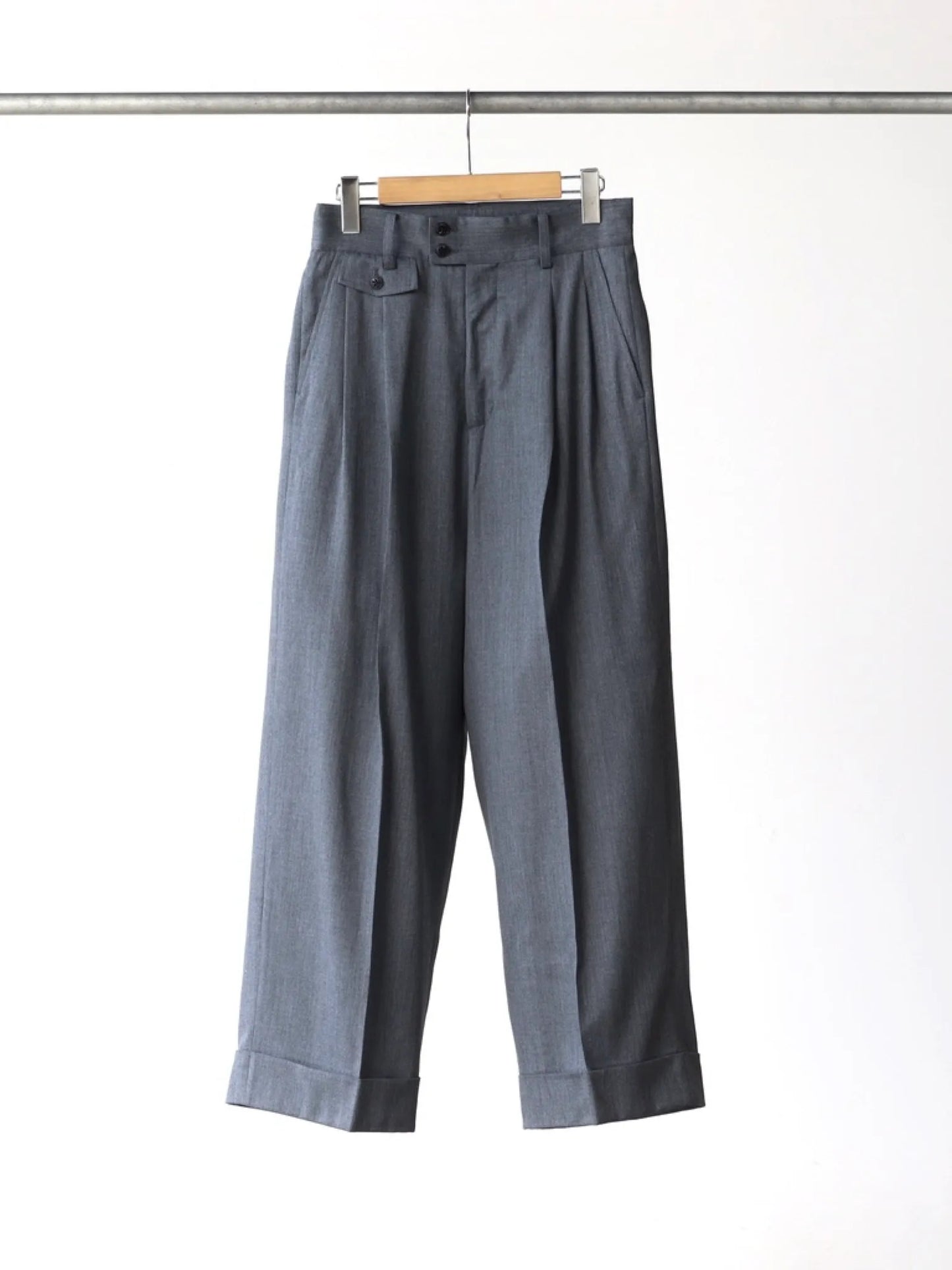 KAKAN | PLEATED WIDE TROUSERS GRAY