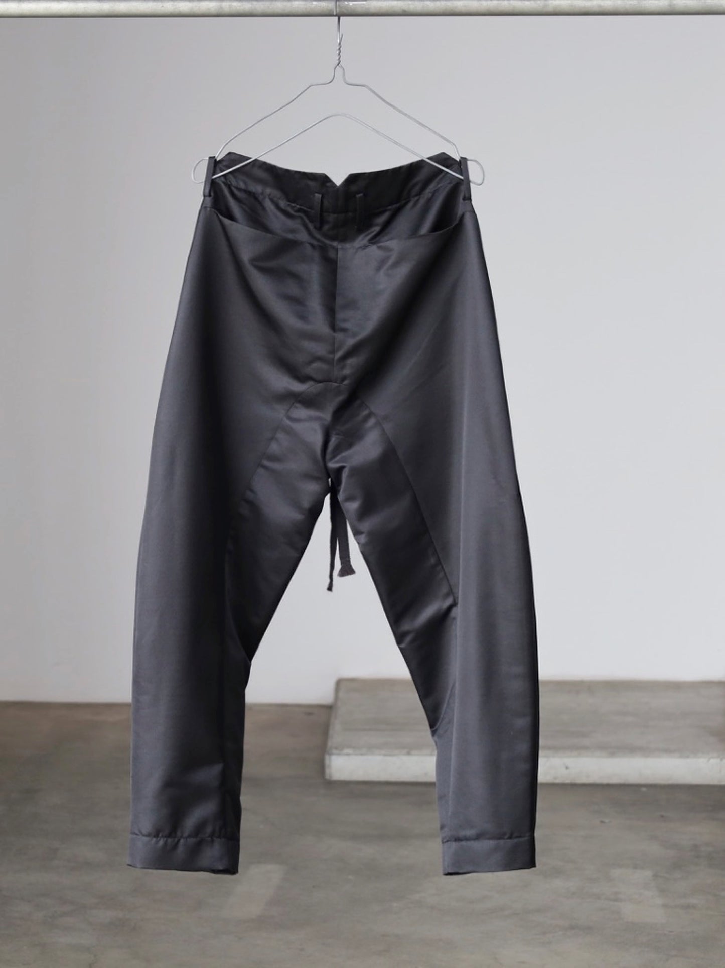 seventyfive | 6-Pocket Tapered Trousers 브라운 올리브