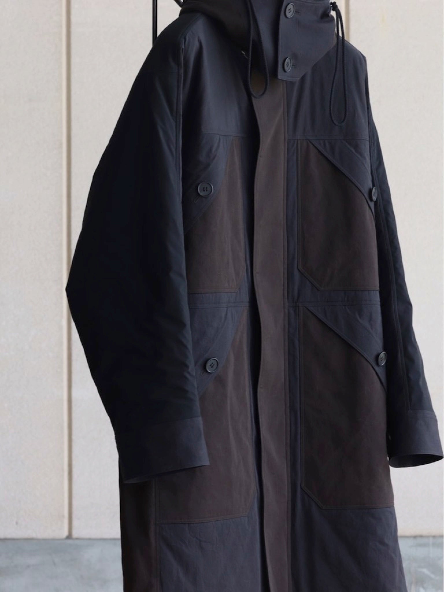 山内-ハイブリッドコットンクロス-マウンテンコート-dark-navy-brown-3