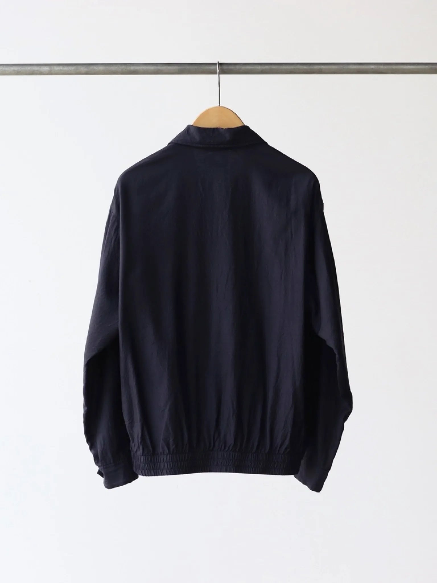 comoli-ウールシルク-スイングトップ-navy-2