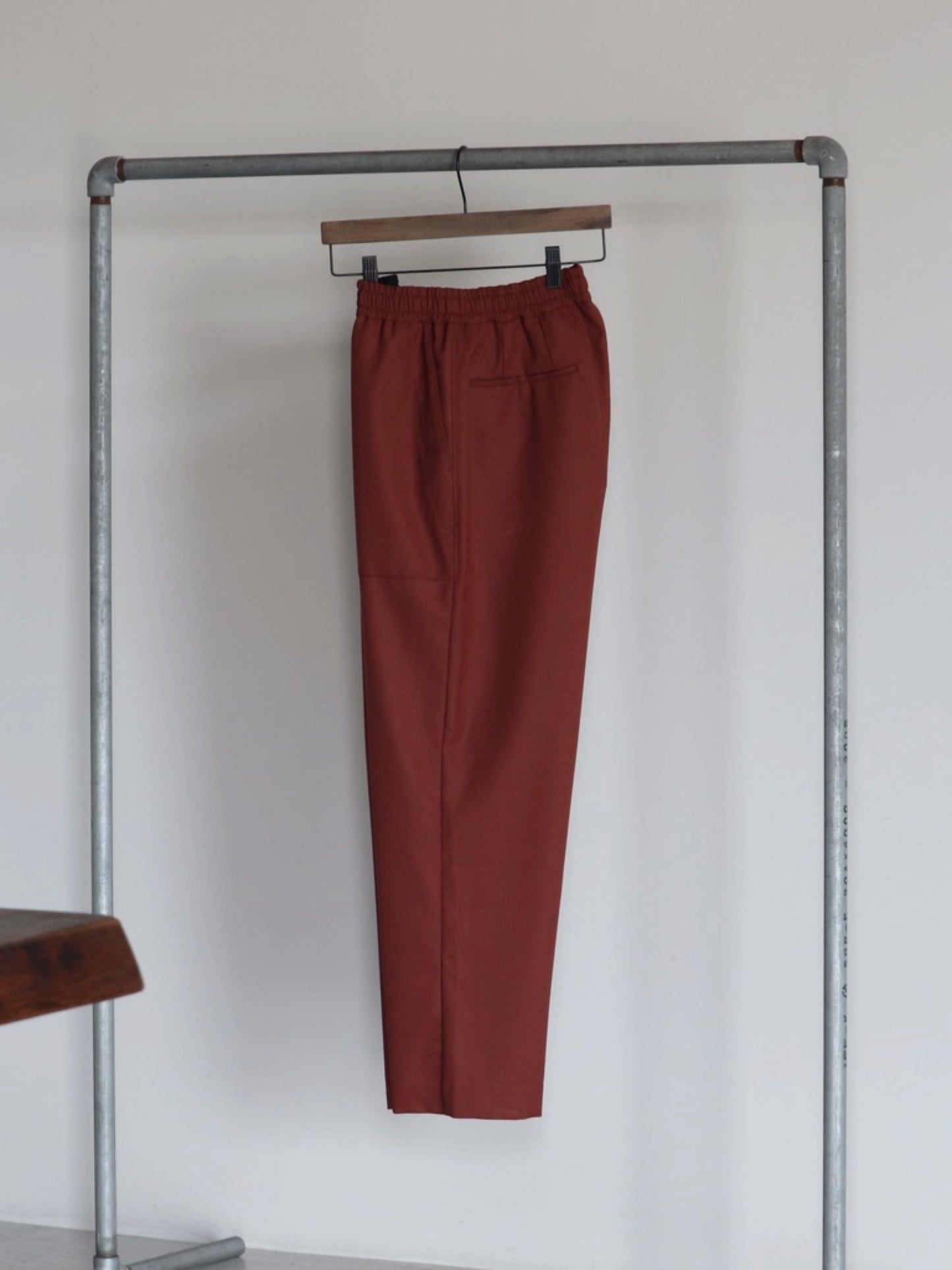 yamauchi-wool-mesh-cloth-wide-silhouette-pyjamas-pants-red-ocher-1