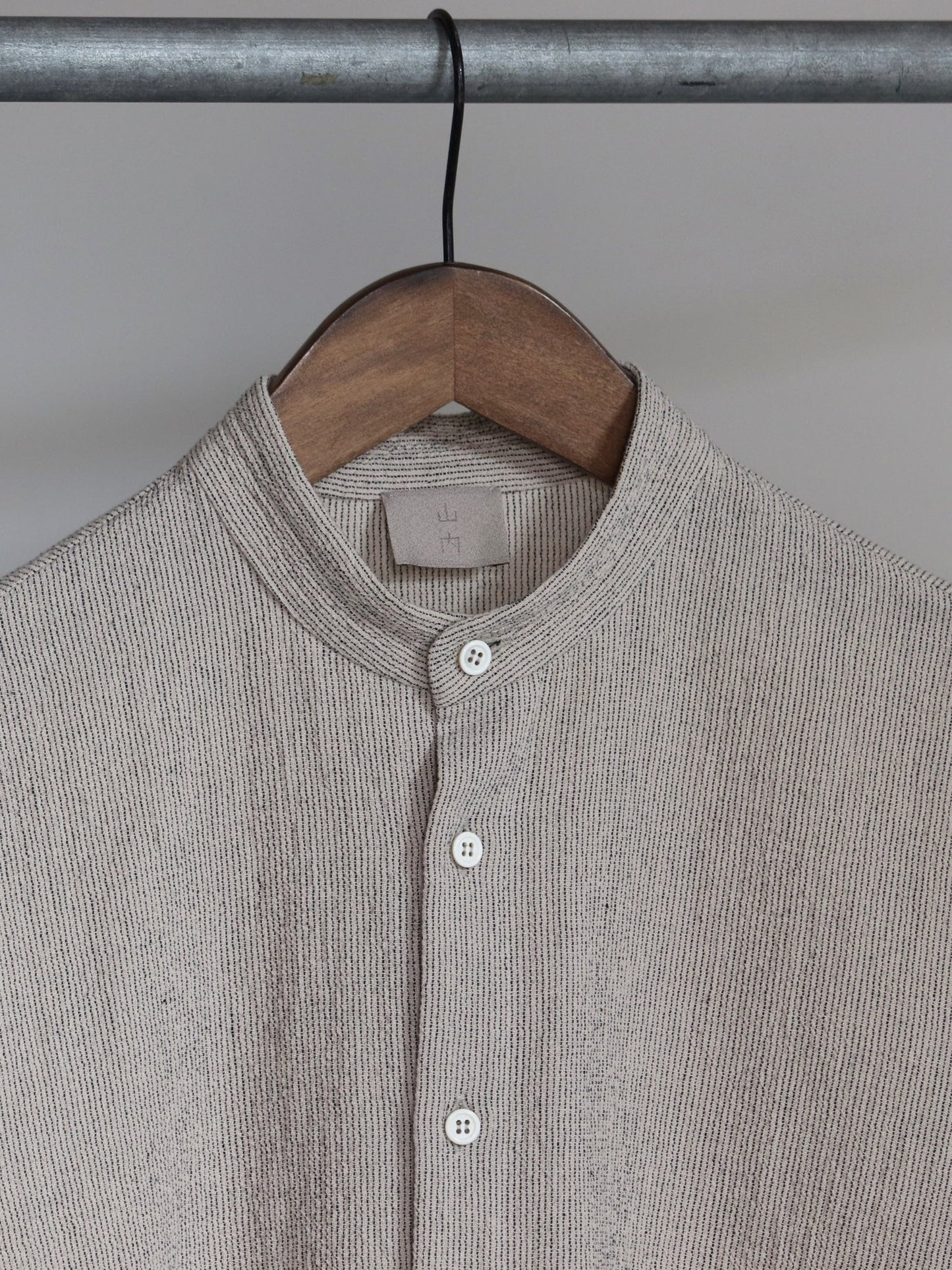 yamauchi-cotton-boyle-stripe-shirts-beige-2