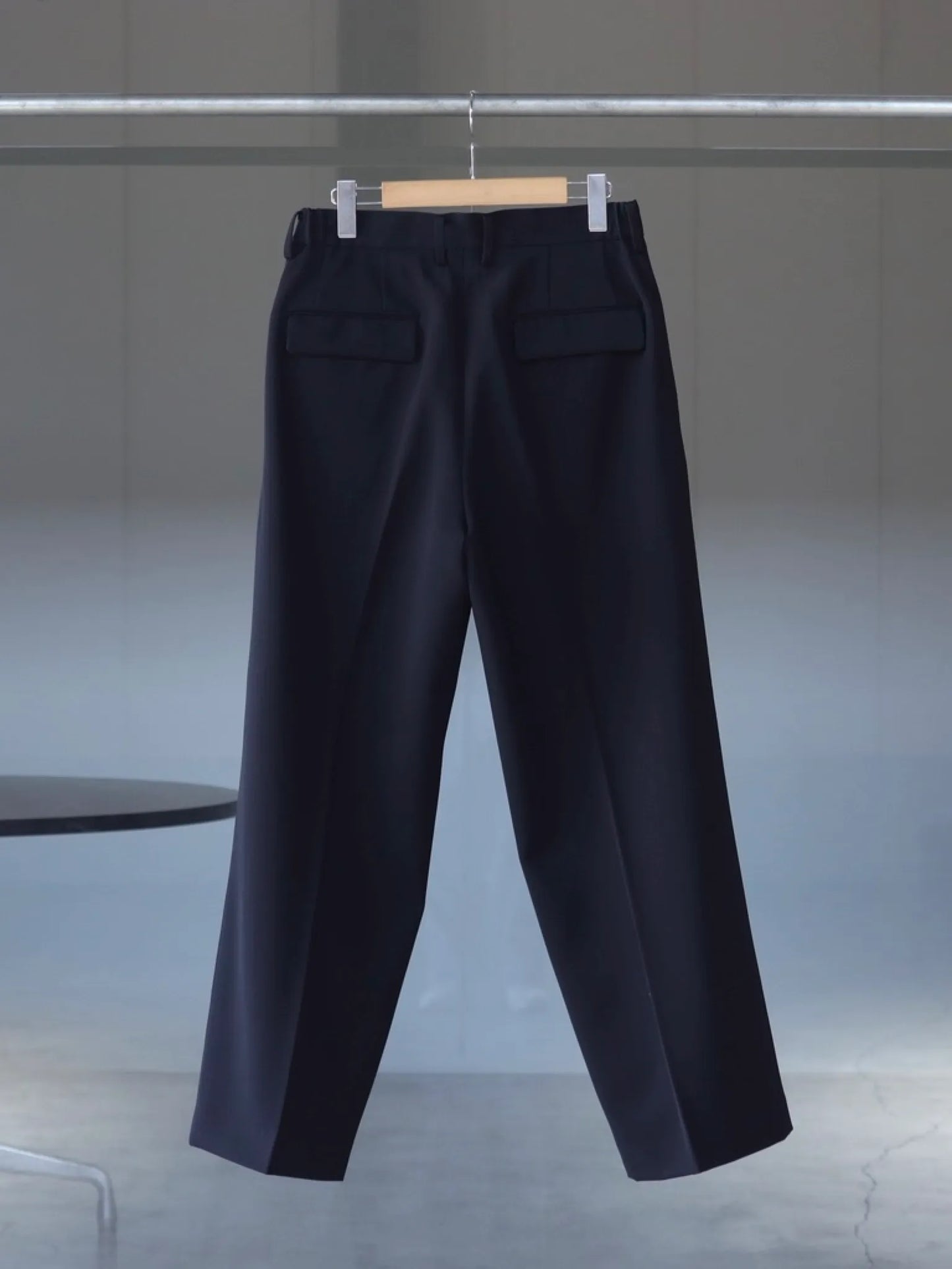 IRENISA | TWO TUCKS WIDE TROUSERS BLACK