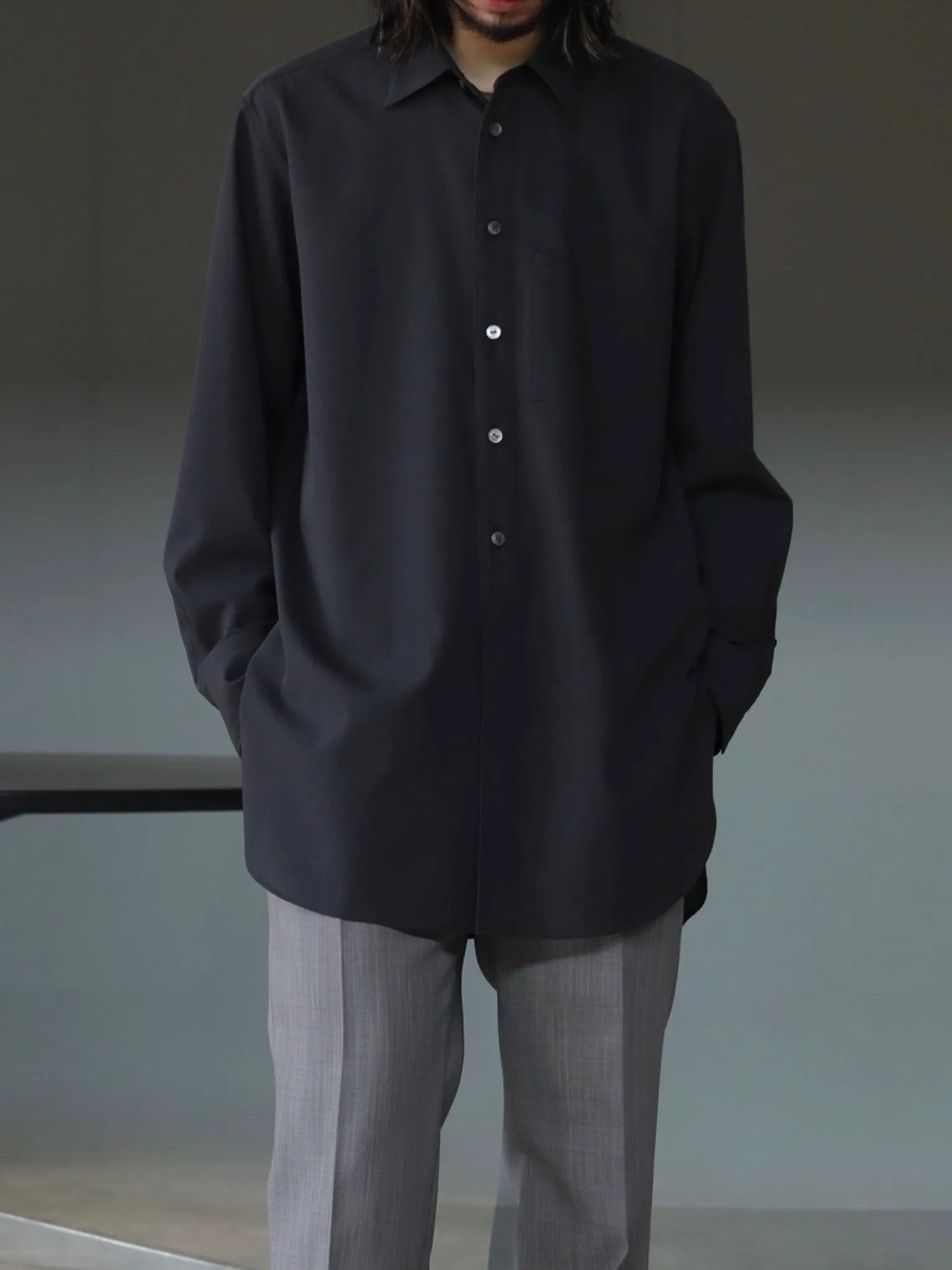 IRENISA | MIDDLE LENGTH SHIRT D.GRAY