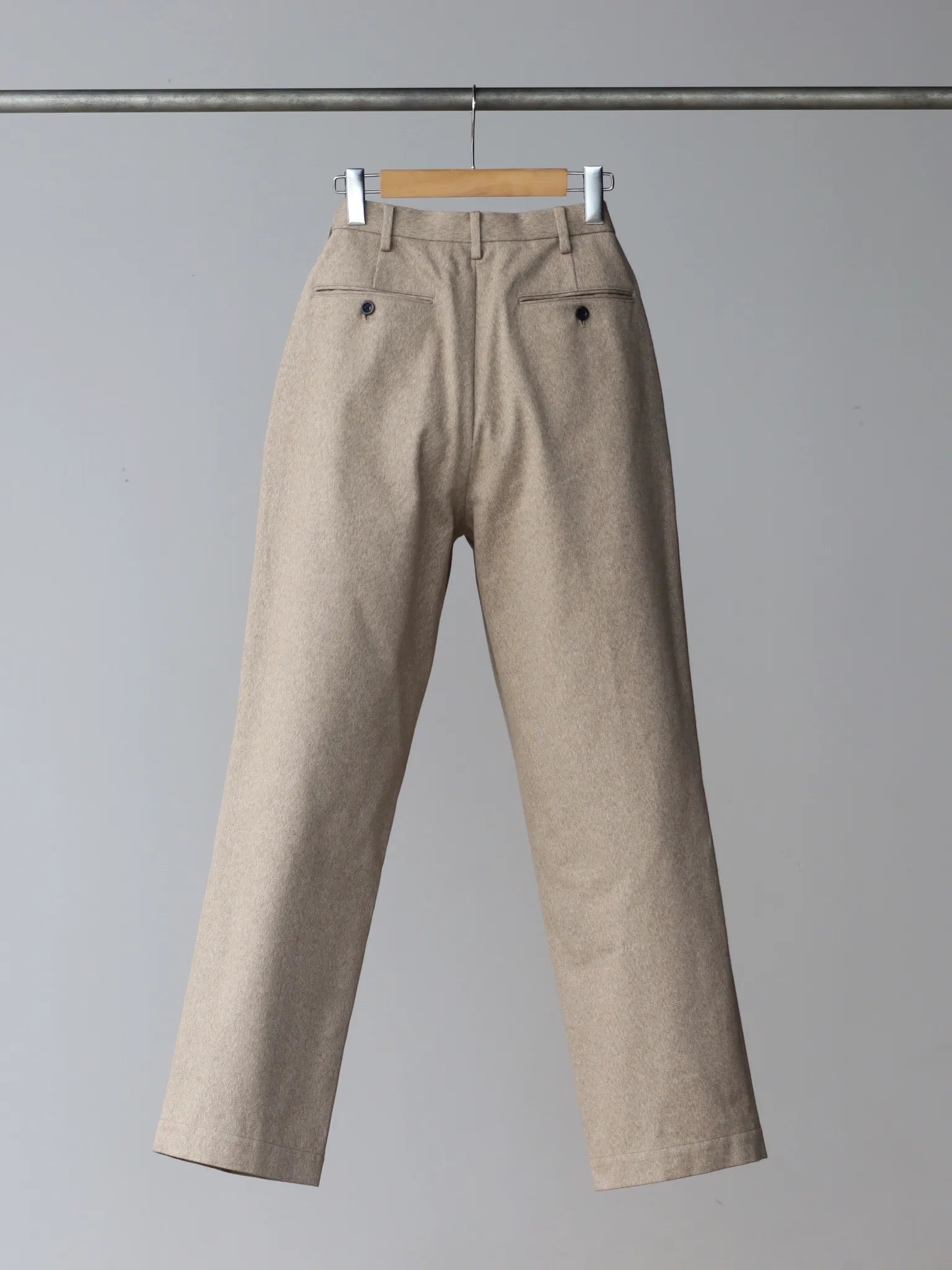 herill-cotton-twill-chino-pants-beige-2