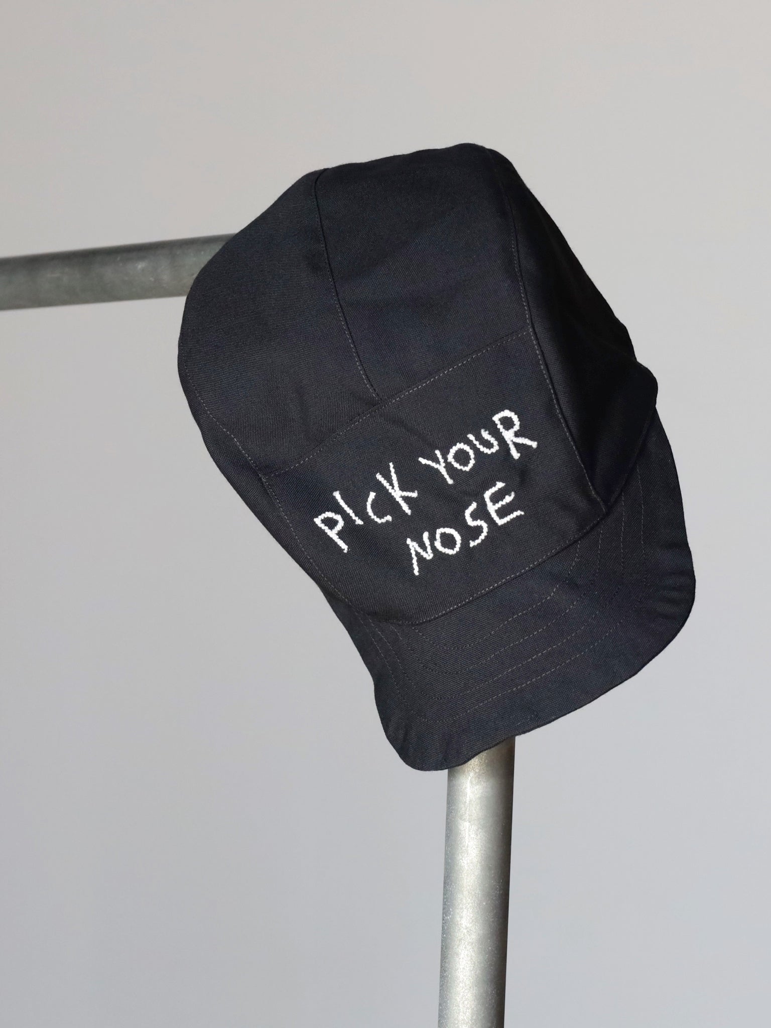 bengt-paris-cap-pick-your-nose-black-1