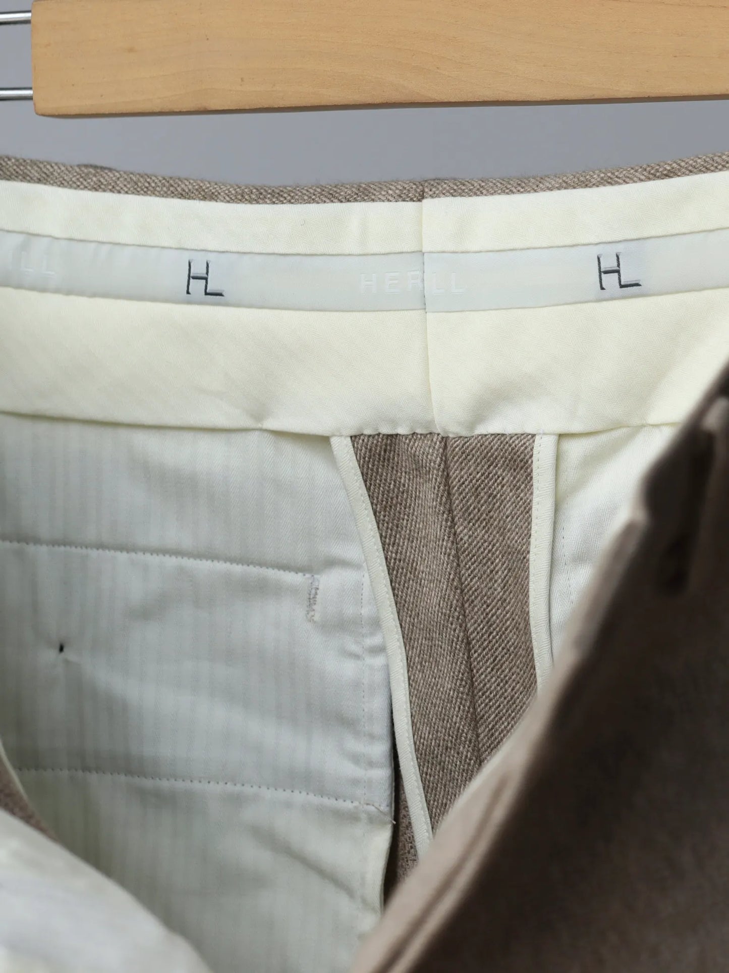 herill-cotton-twill-chino-pants-beige-7