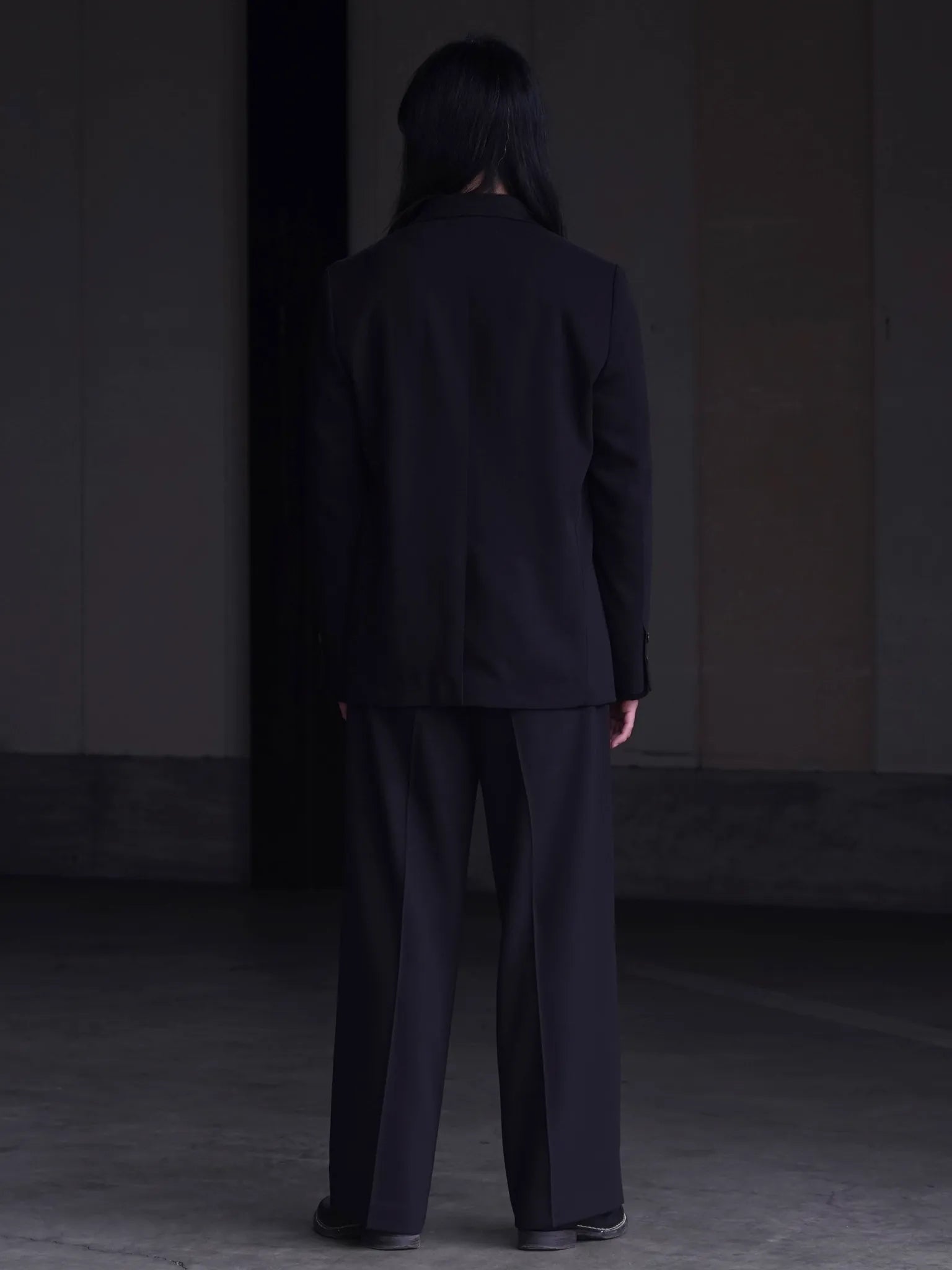 irenisa-two-tucks-wide-trousers-dark-brown-8