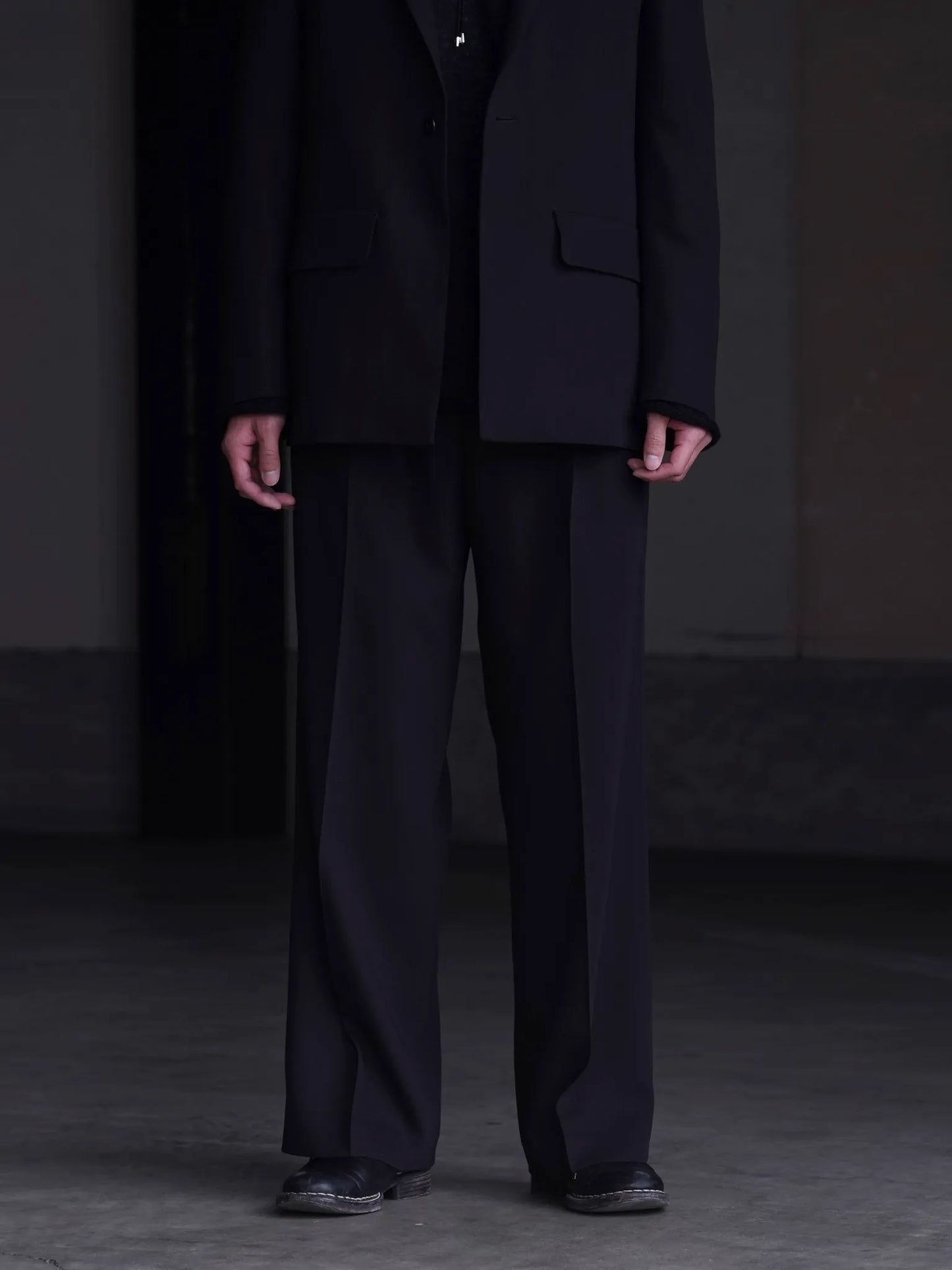 irenisa-two-tucks-wide-trousers-dark-brown-5