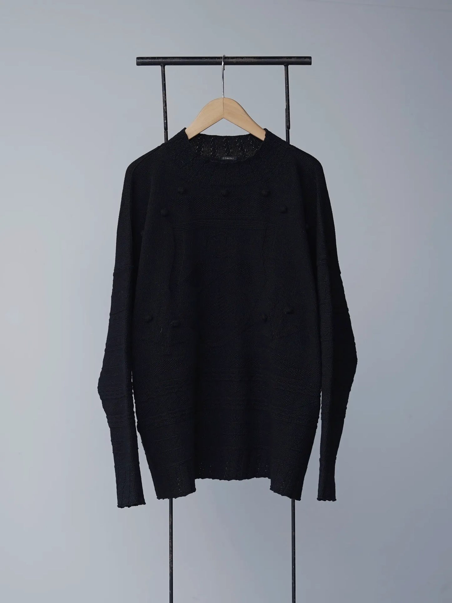 comoli-モチーフ-ニット-black-1