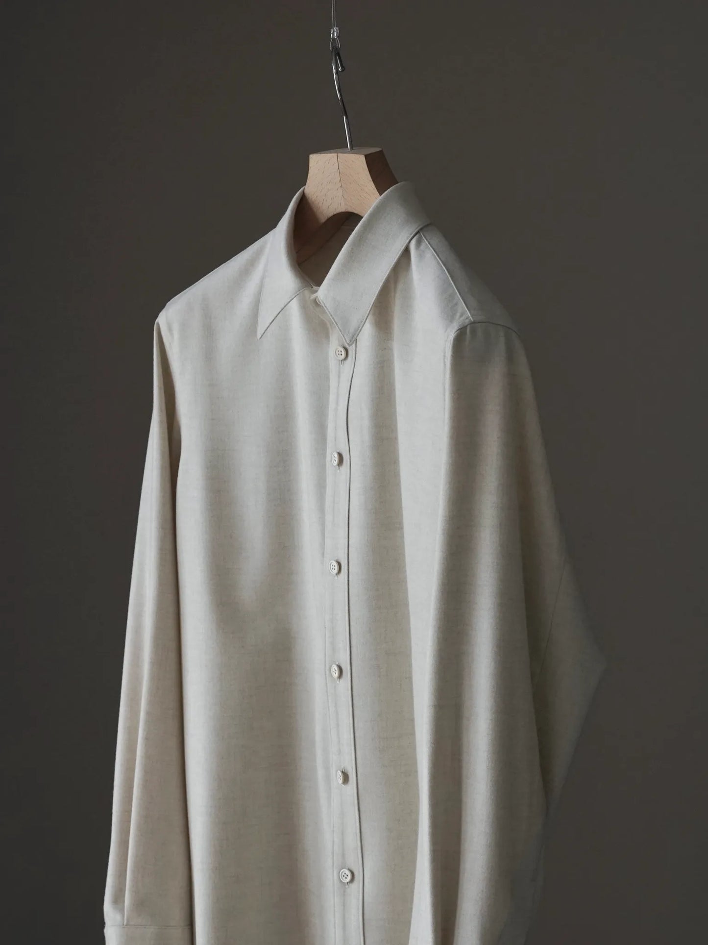 山内 | ブルーフォックス×ノーミュールシングウール・スタンダードシャツ fox white