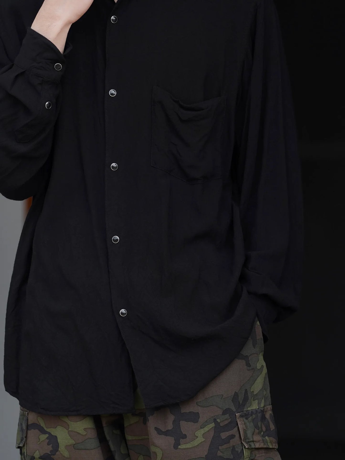 comoli-レーヨン-コモリシャツ-black-4
