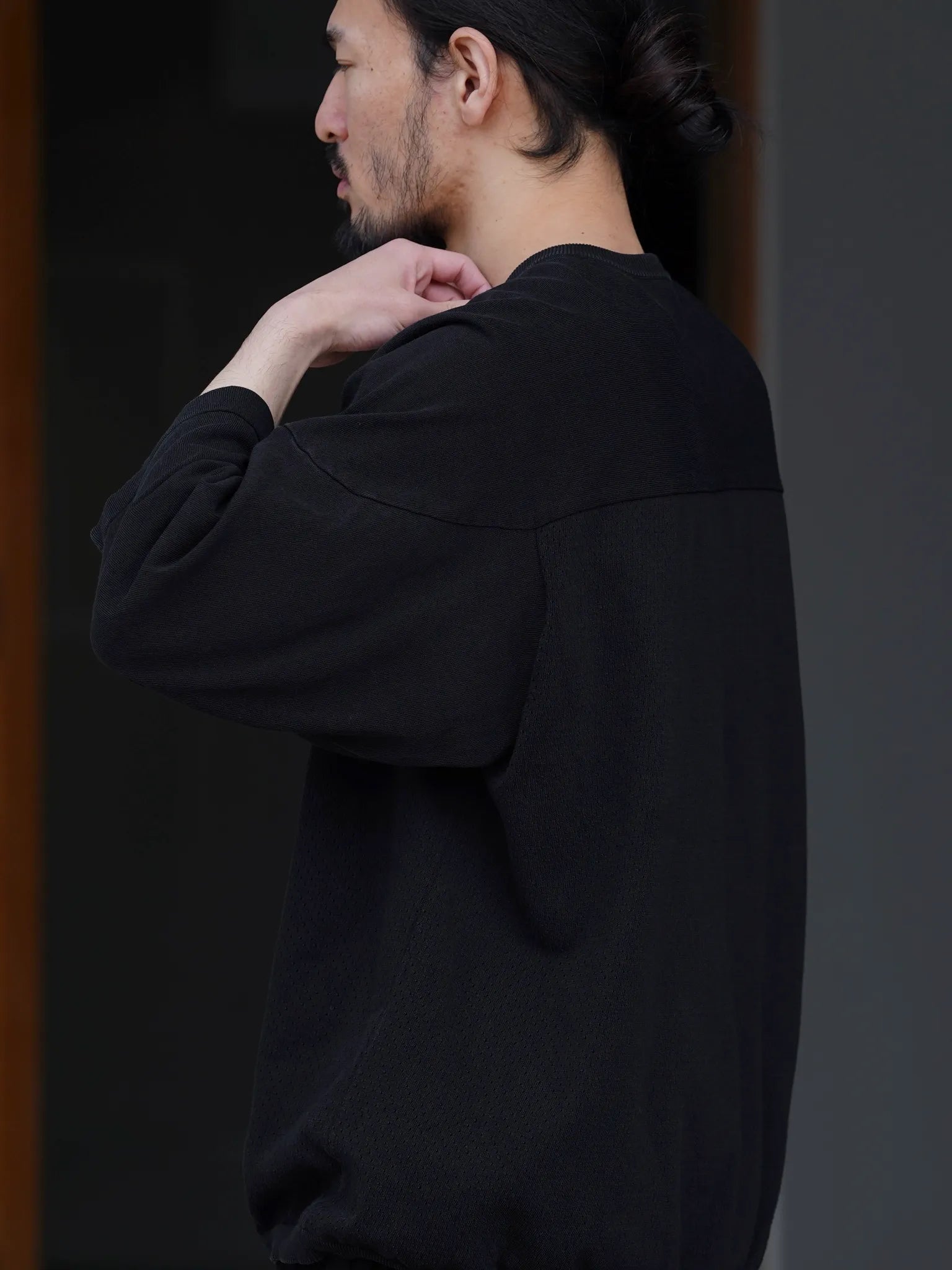 comoli-コットン-ホッケーニット-black-3