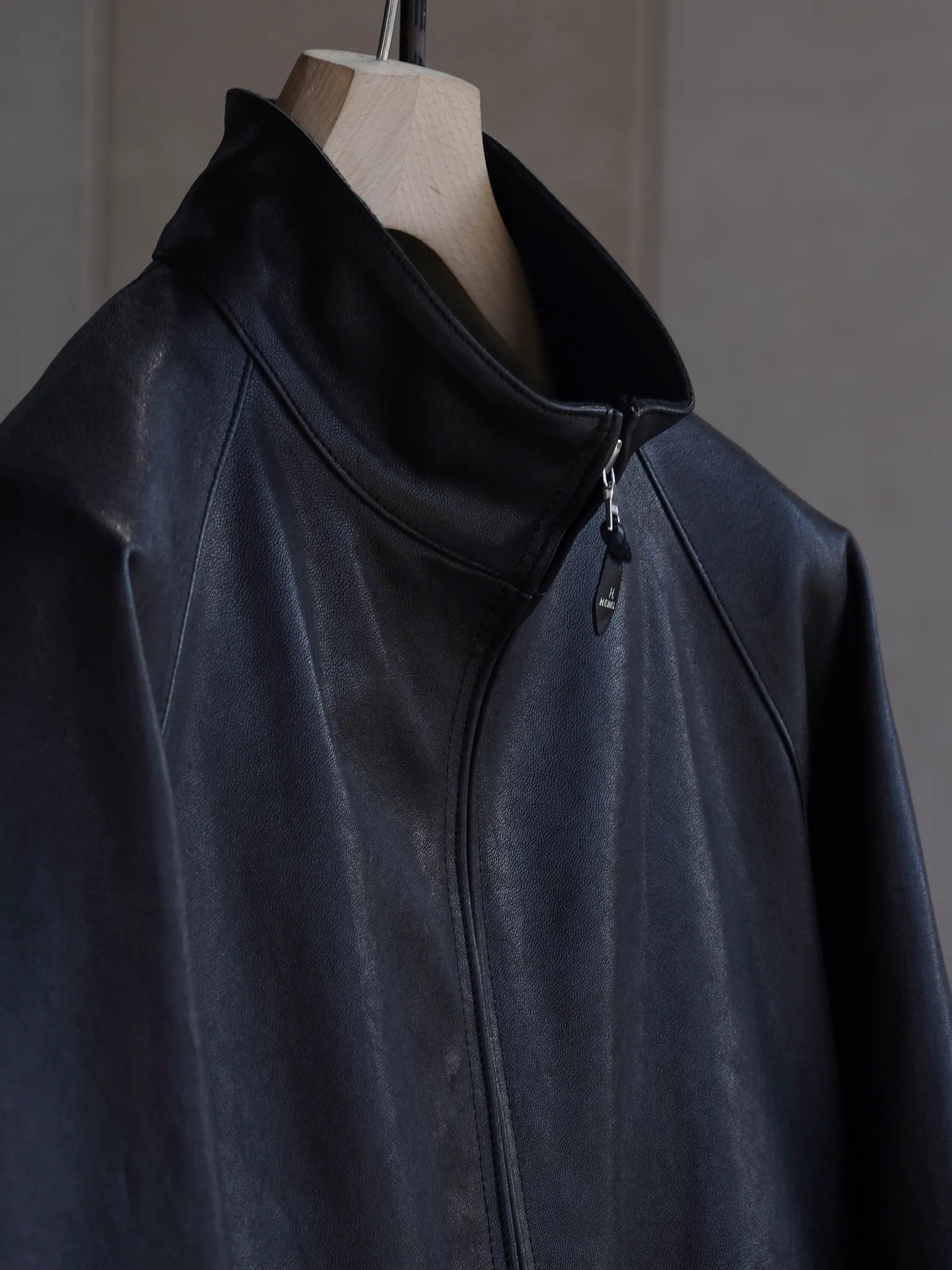 herill-lambleather-weekend-jacket-black-4