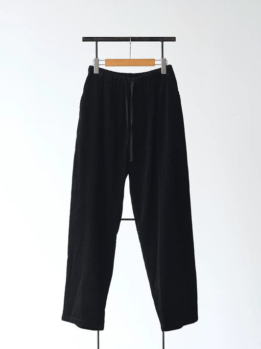 comoli-コーデュロイ-ドローストリングパンツ-black-1