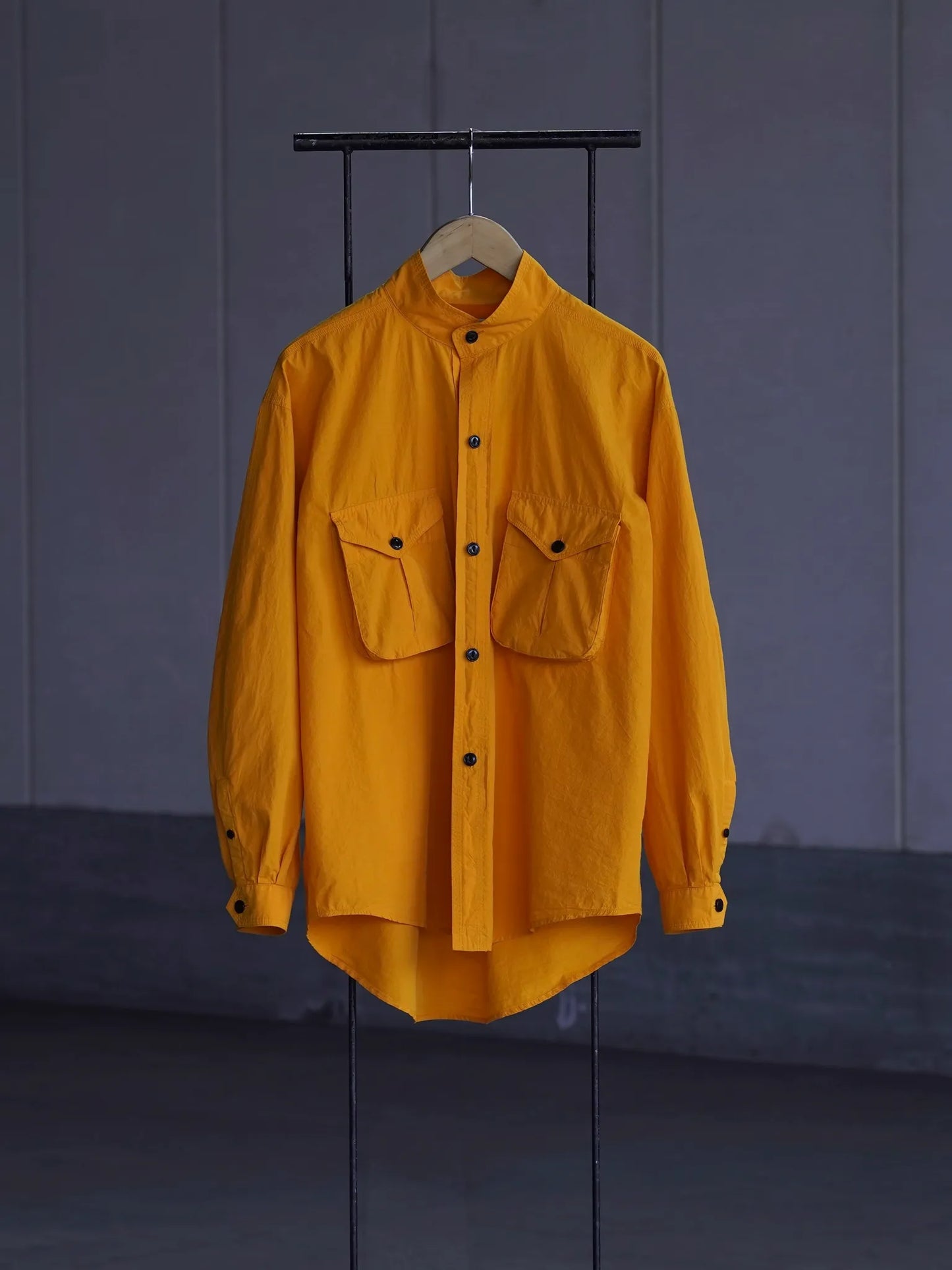 SARTO | [COTTON HIGH COUNT ENZYME] STABD COLLAR OVER SHIRT GOLDEN EYE