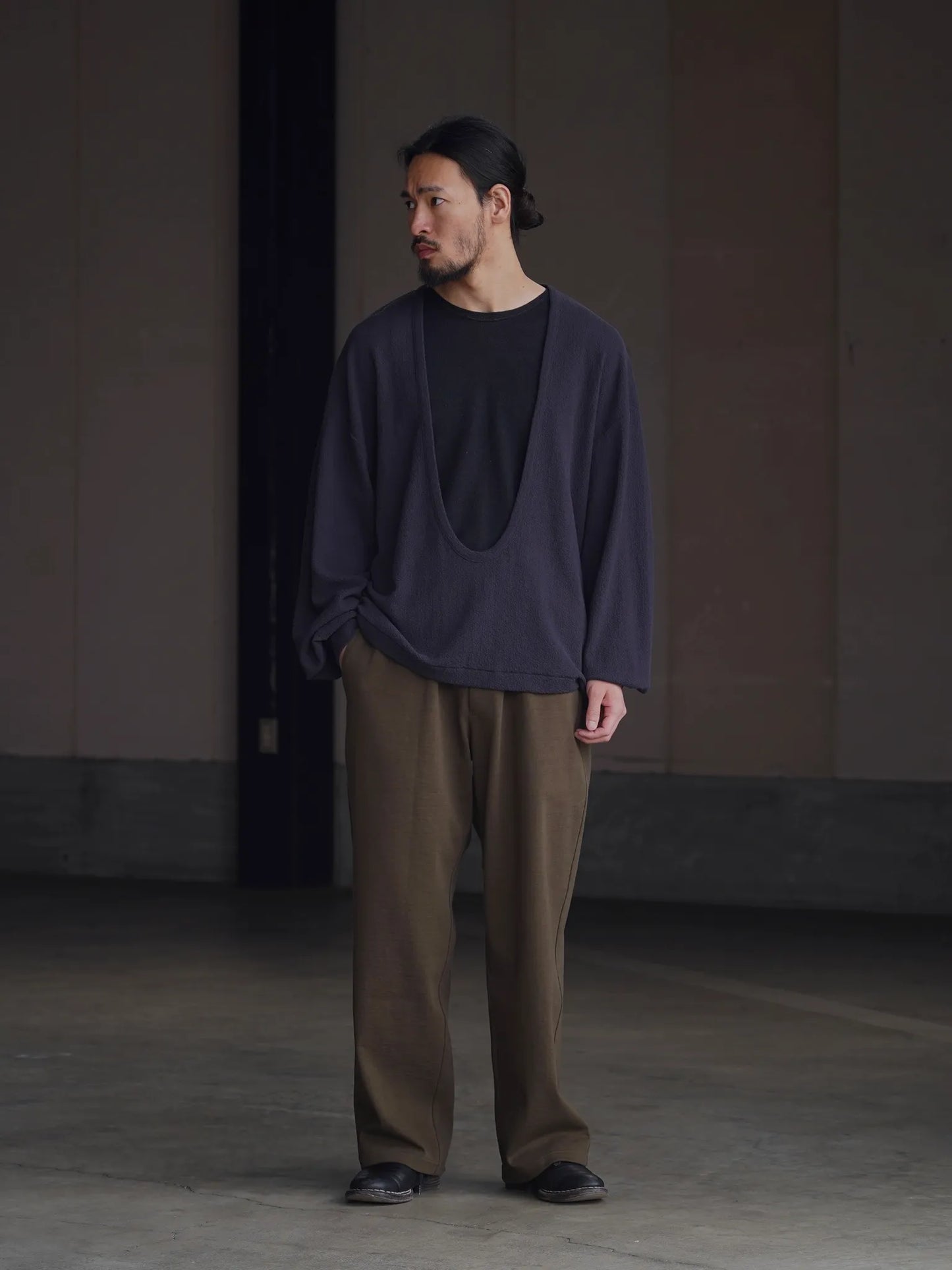 nonnotte-drape-u-pullover-with-cuff-sleeve-inkshade-1