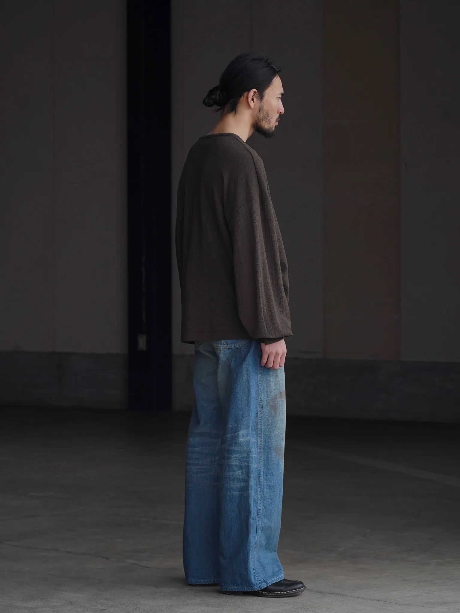 nonnotte-drape-u-pullover-with-cuff-sleeve-khaki-5