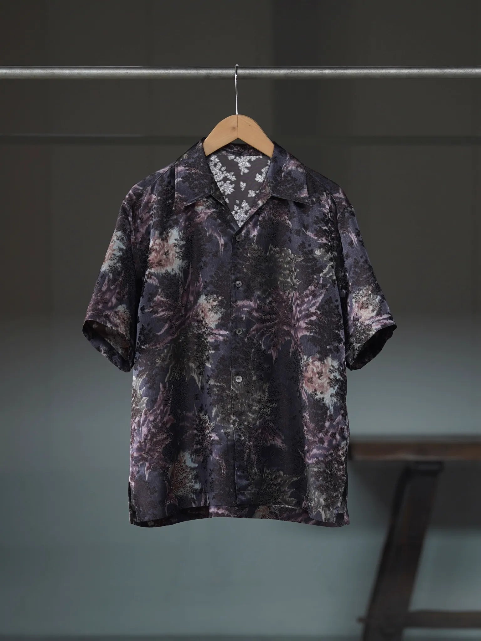 irenisa-open-collar-short-sleeve-shirt-navy-brown-1