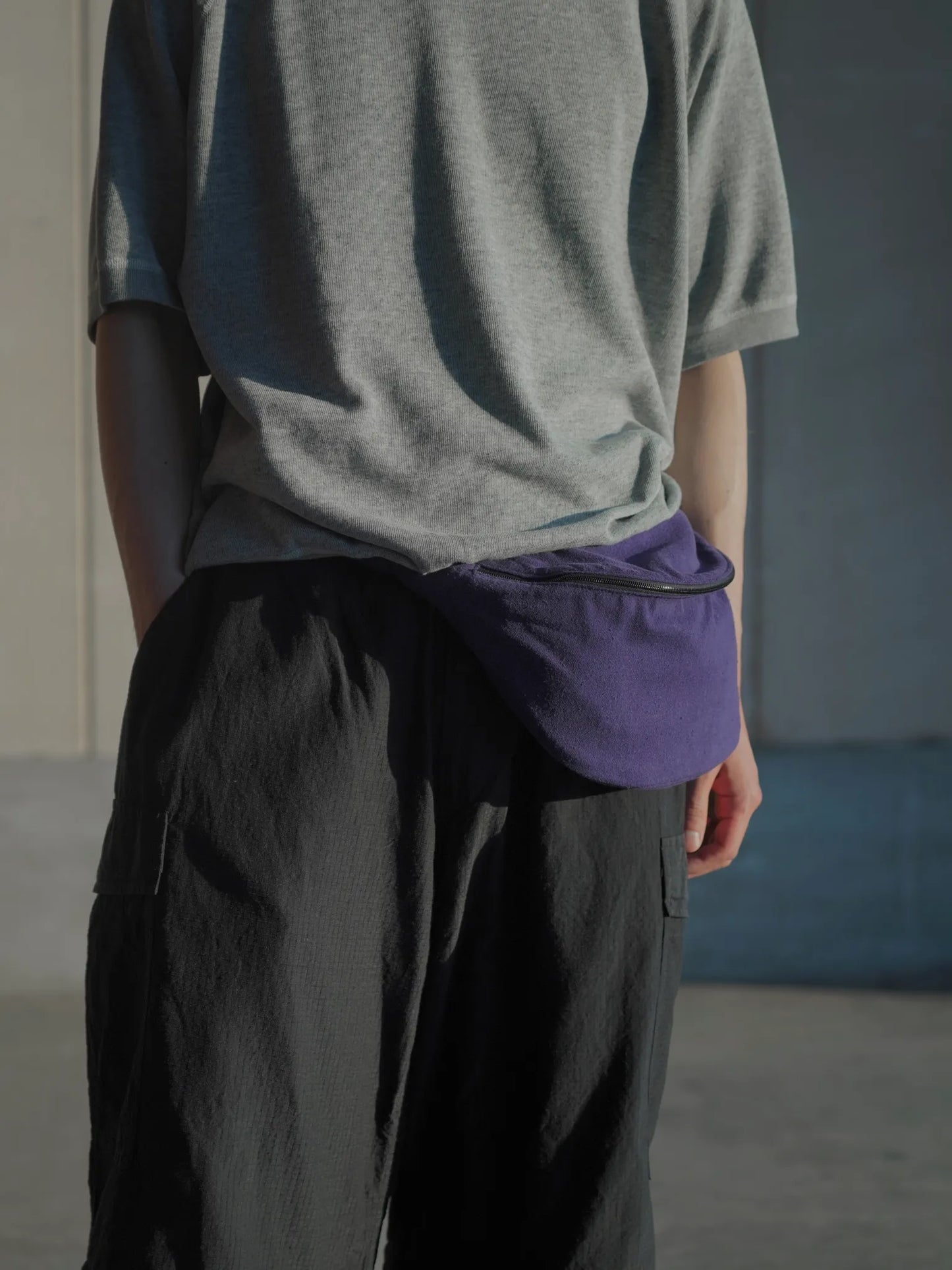 COMOLI | シルクネップ ウエストバッグ PURPLE