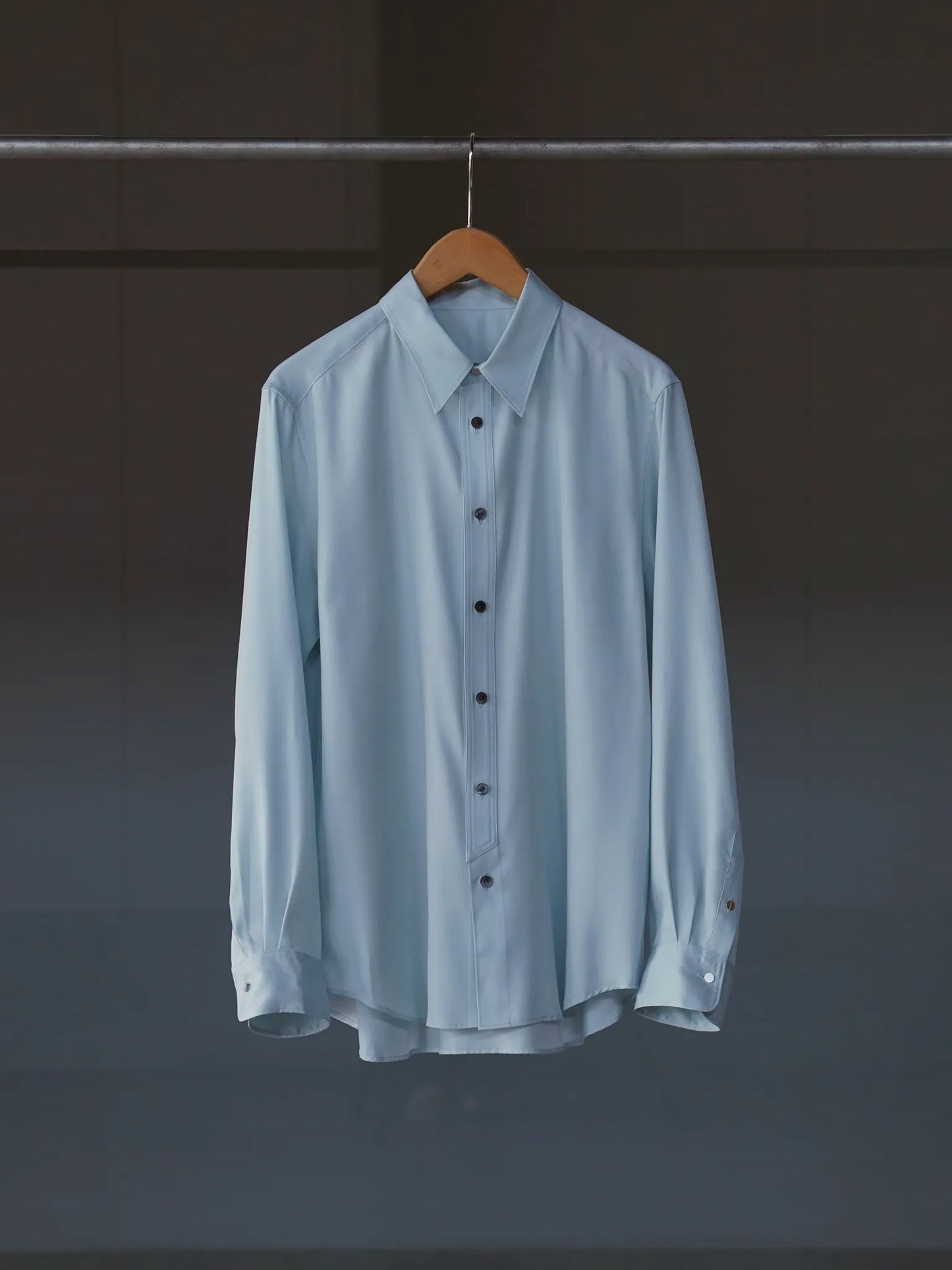 IRENISA | REGULAR COLLAR SHIRT LIGHT SAX