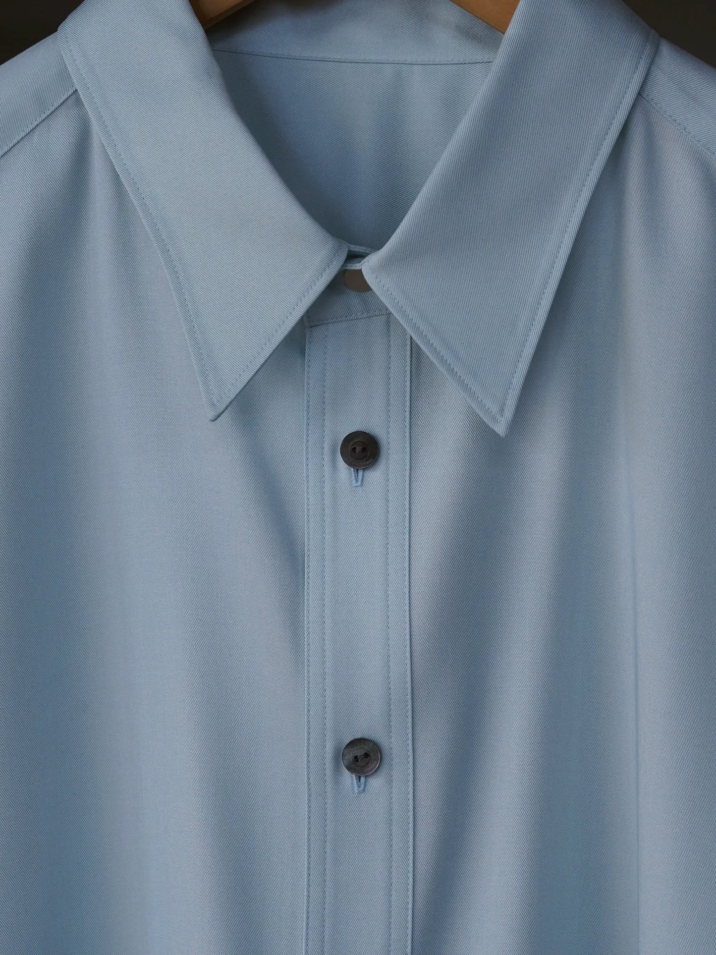 IRENISA | REGULAR COLLAR SHIRT LIGHT SAX