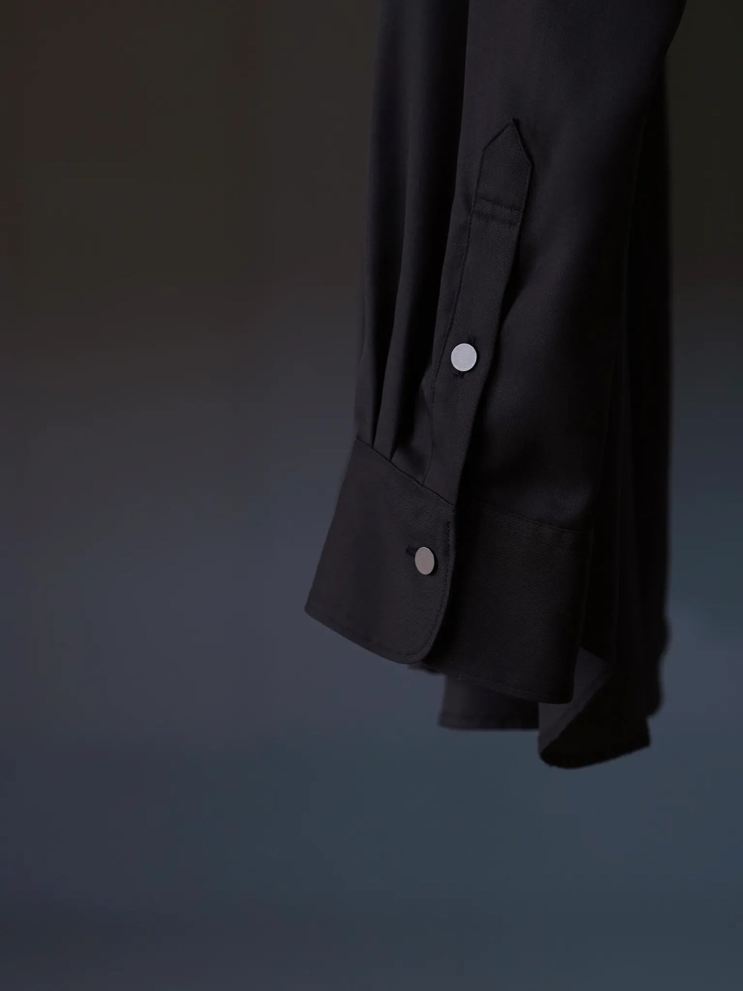 IRENISA | REGULAR COLLAR SHIRT SMOKE BLACK