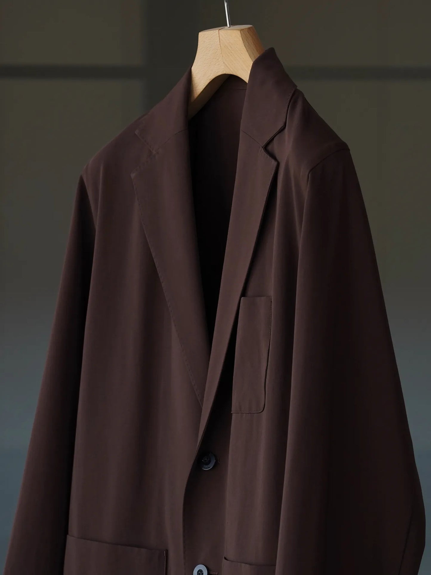 IRENISA | RELAXED SHOULDER JACKET DARK BROWN