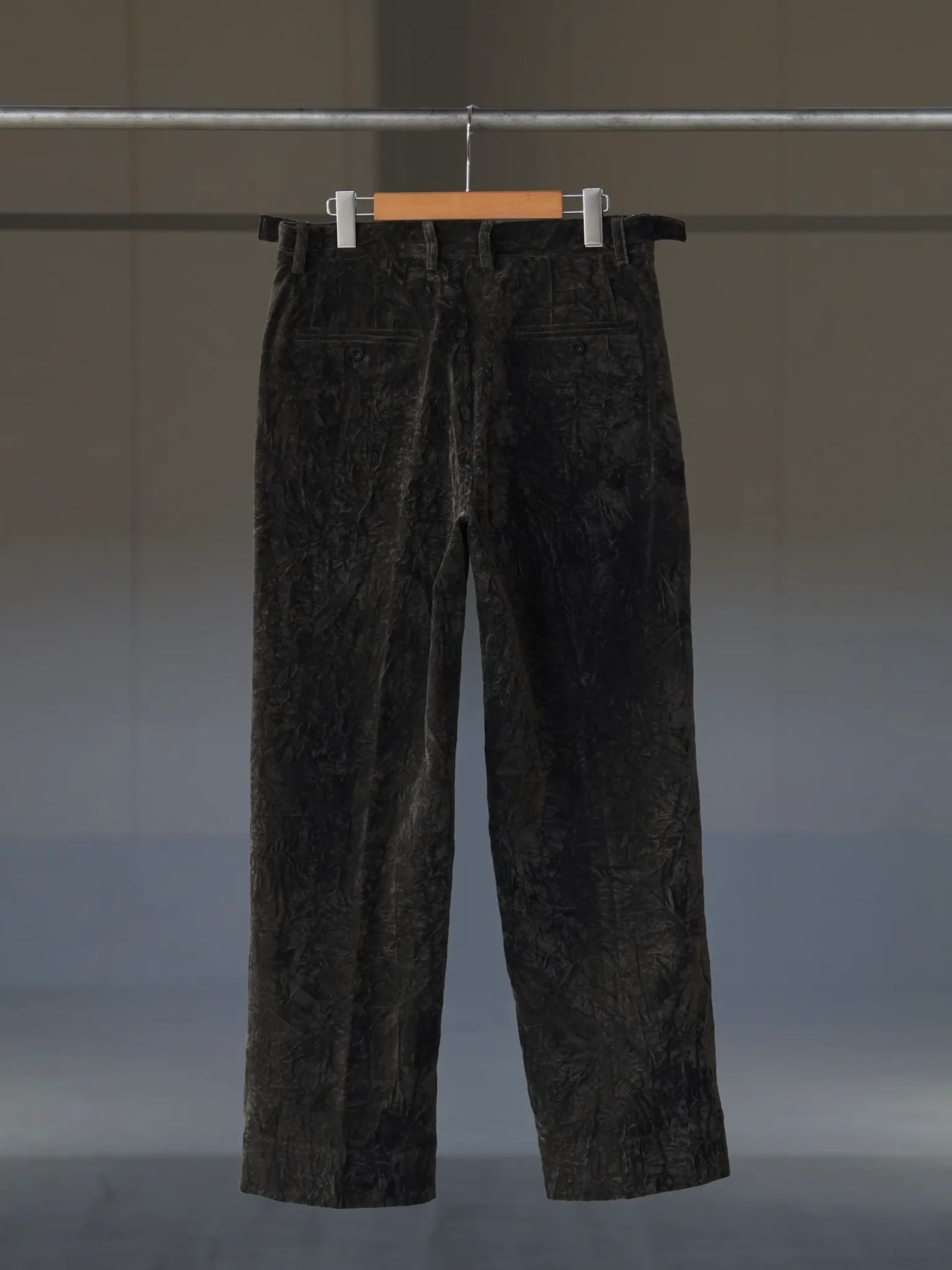 IRENISA | ONE TUCK STRAIGHT TROUSERS DARK BROWN