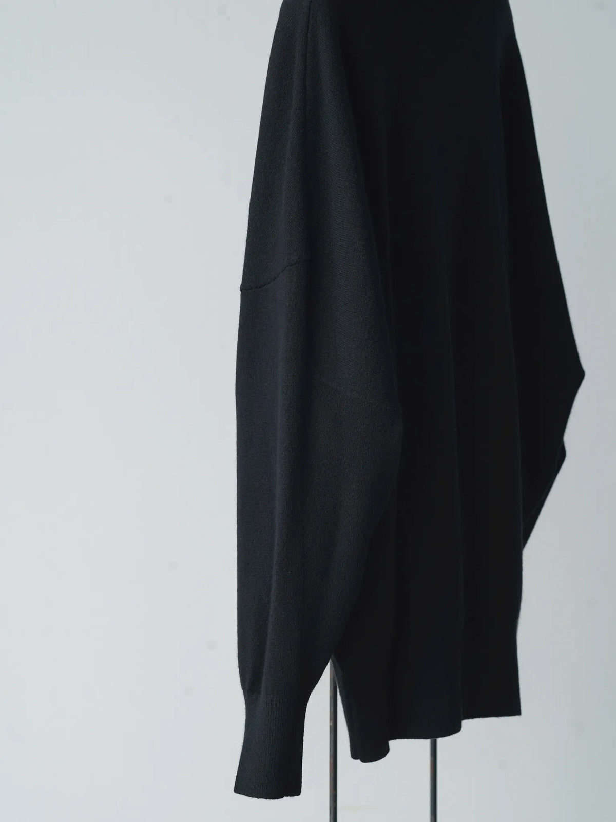 nonnotte | Draping shaw collar V pulloover Deep Black