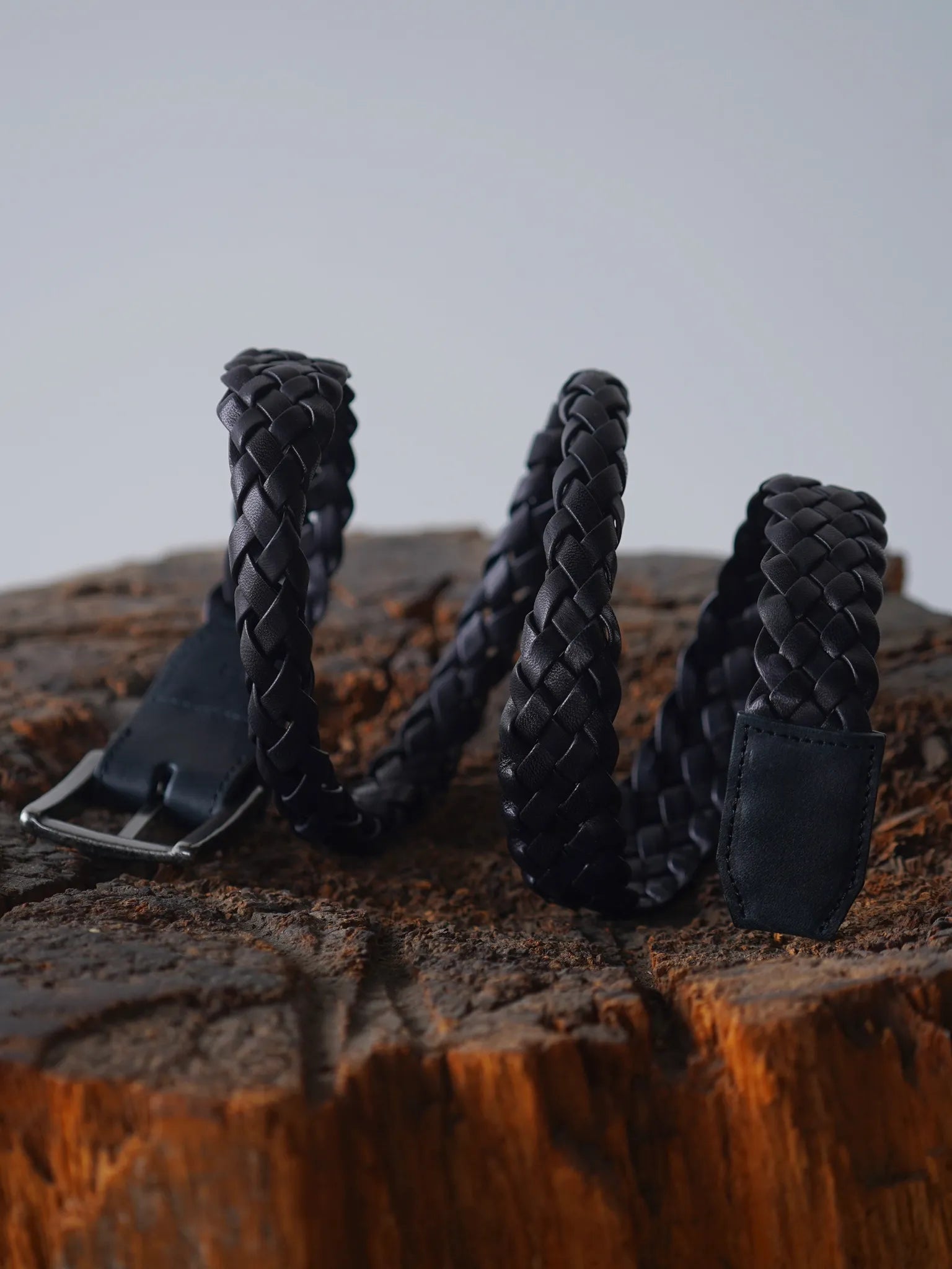 petrosolaum-hand-braided-handle-belt-black-1