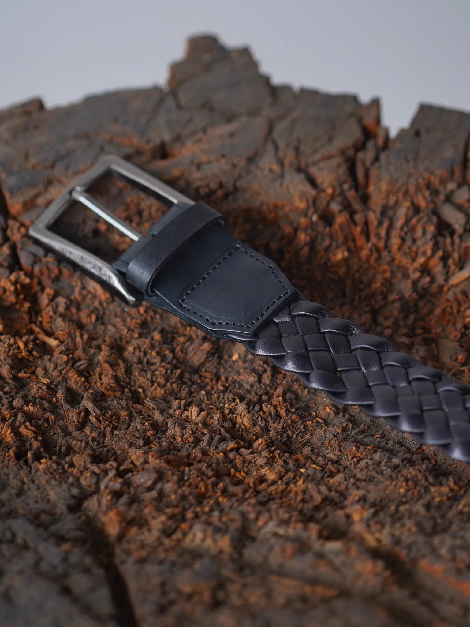 petrosolaum-hand-braided-handle-belt-black-4