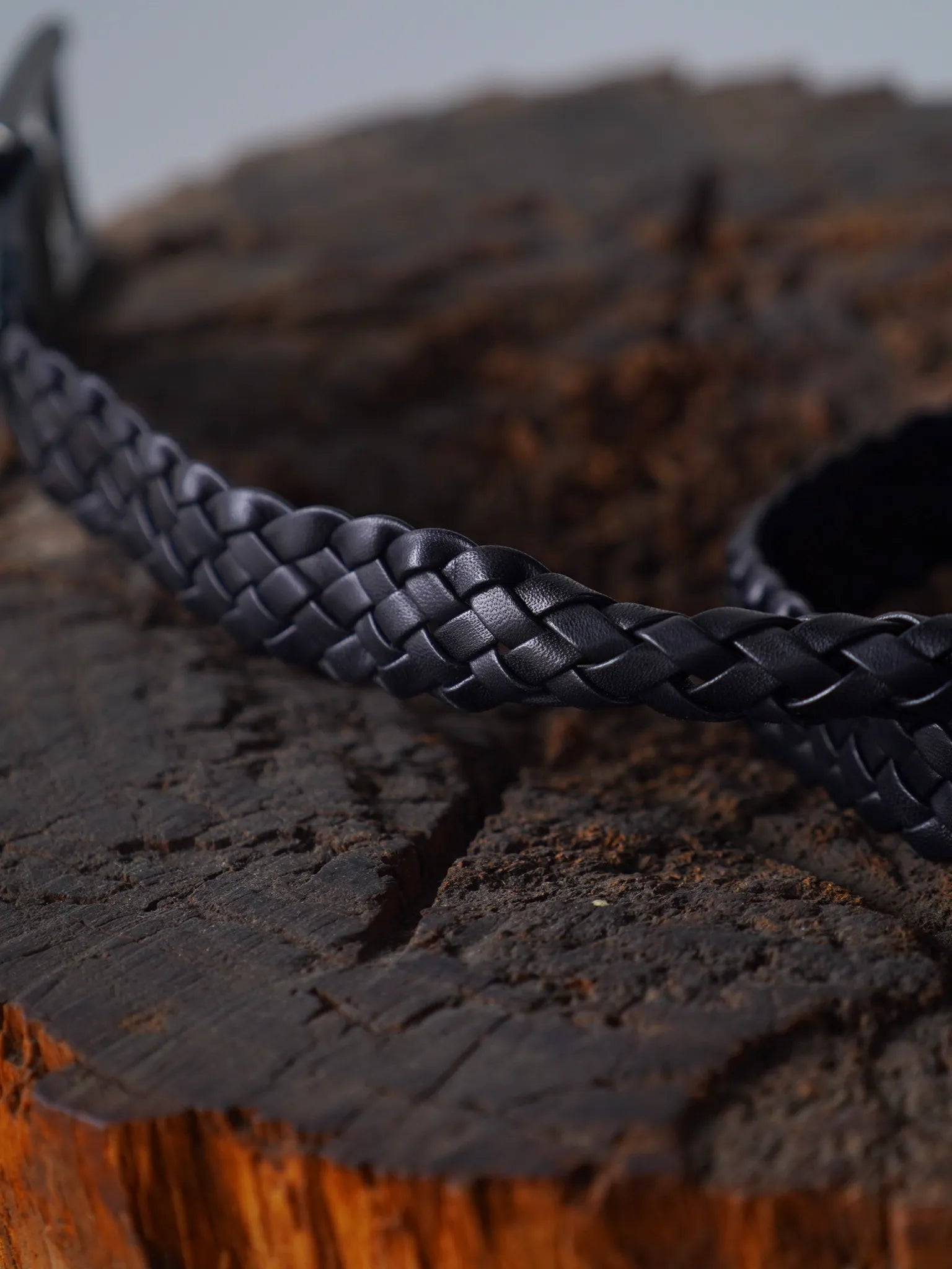 petrosolaum-hand-braided-handle-belt-black-6