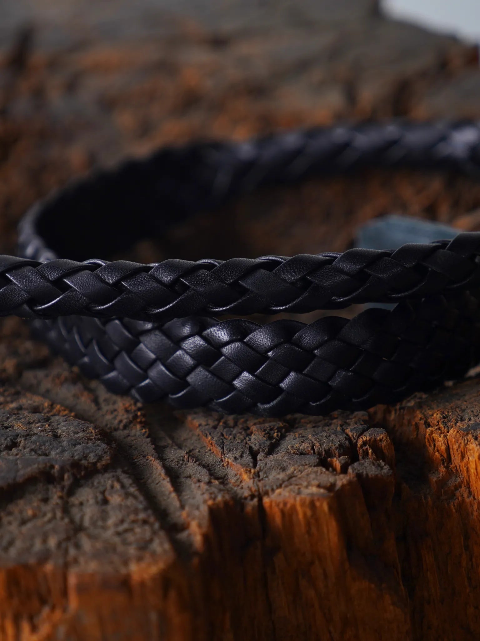 petrosolaum-hand-braided-handle-belt-black-2